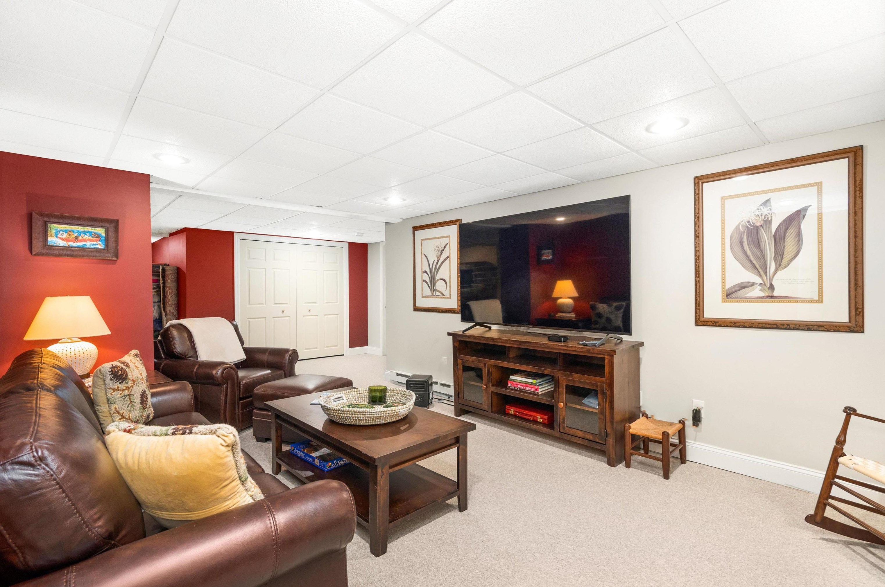 4 Candlewood Rd, Windham NH  03087-2258 exterior