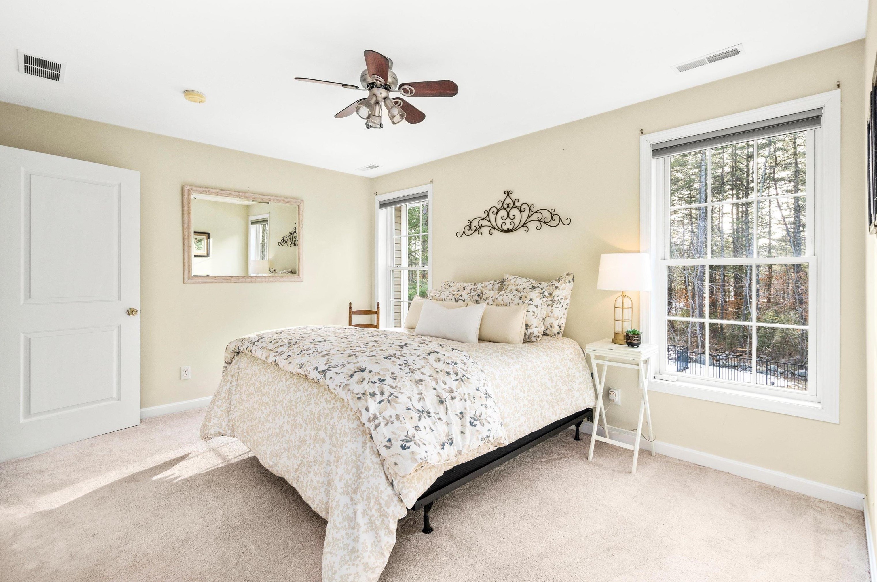 4 Candlewood Rd, Windham NH  03087-2258 exterior