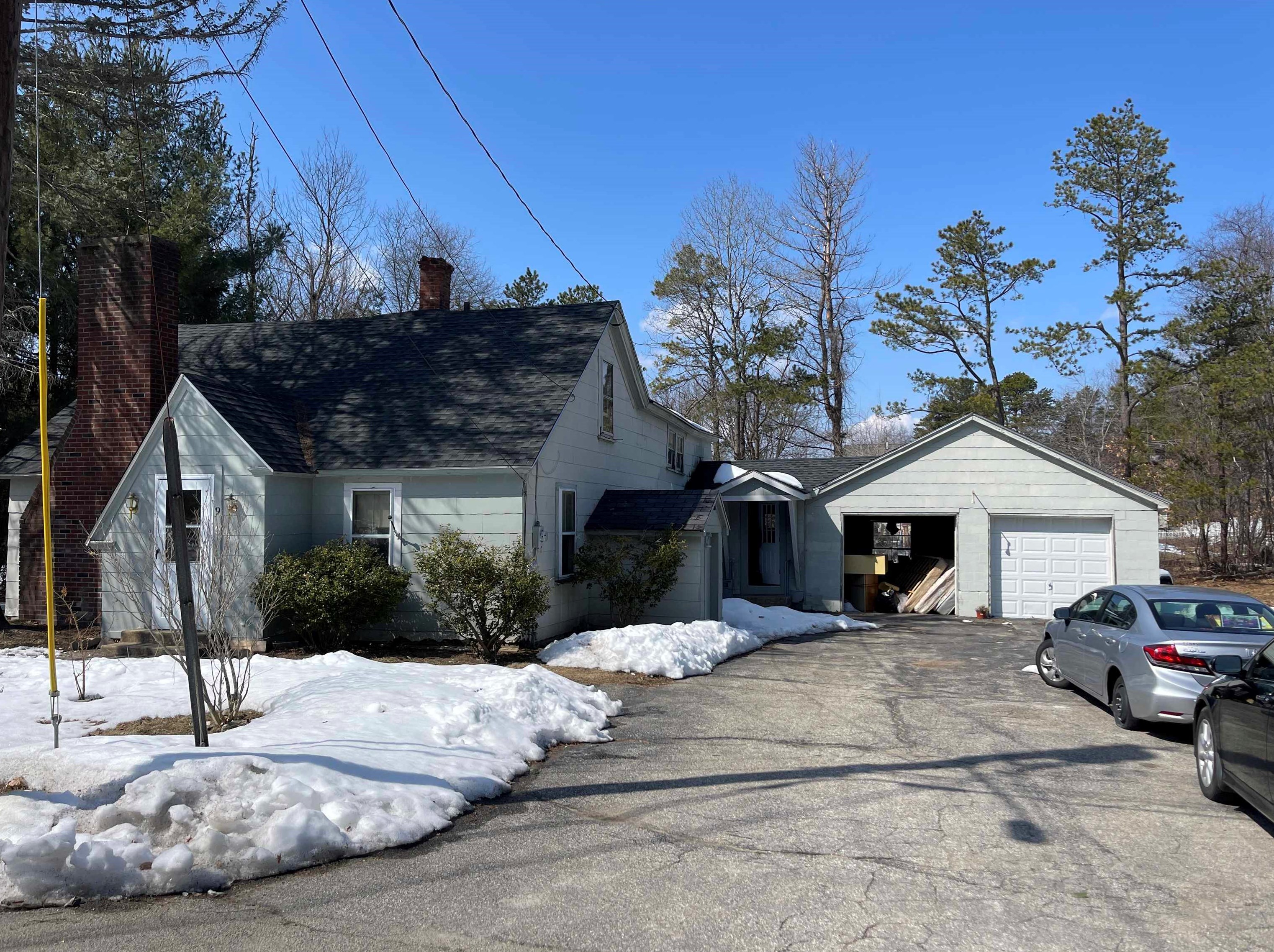 9 Roy St, Concord, NH 03301