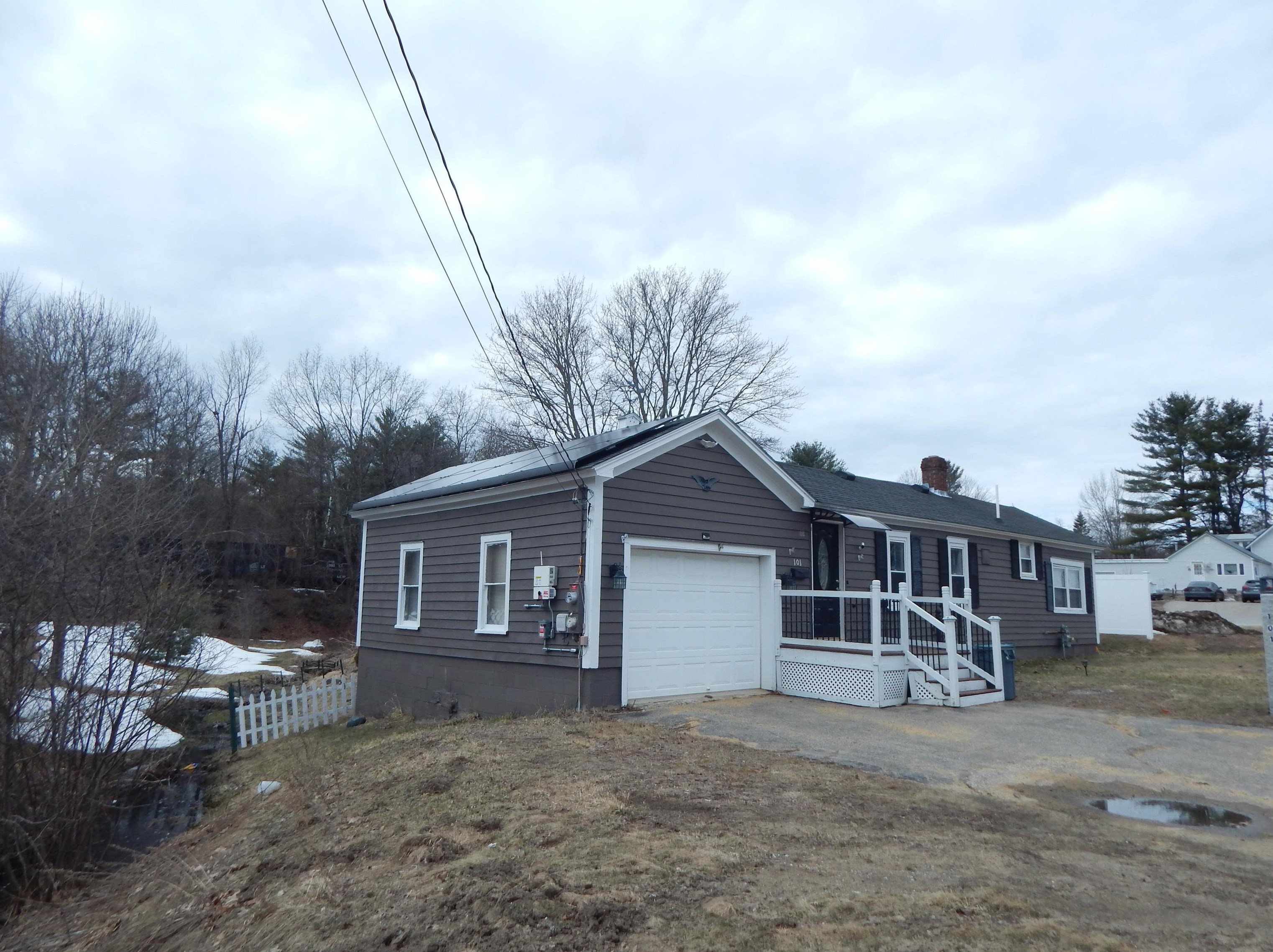 101 Park St, Tilton, NH 03276