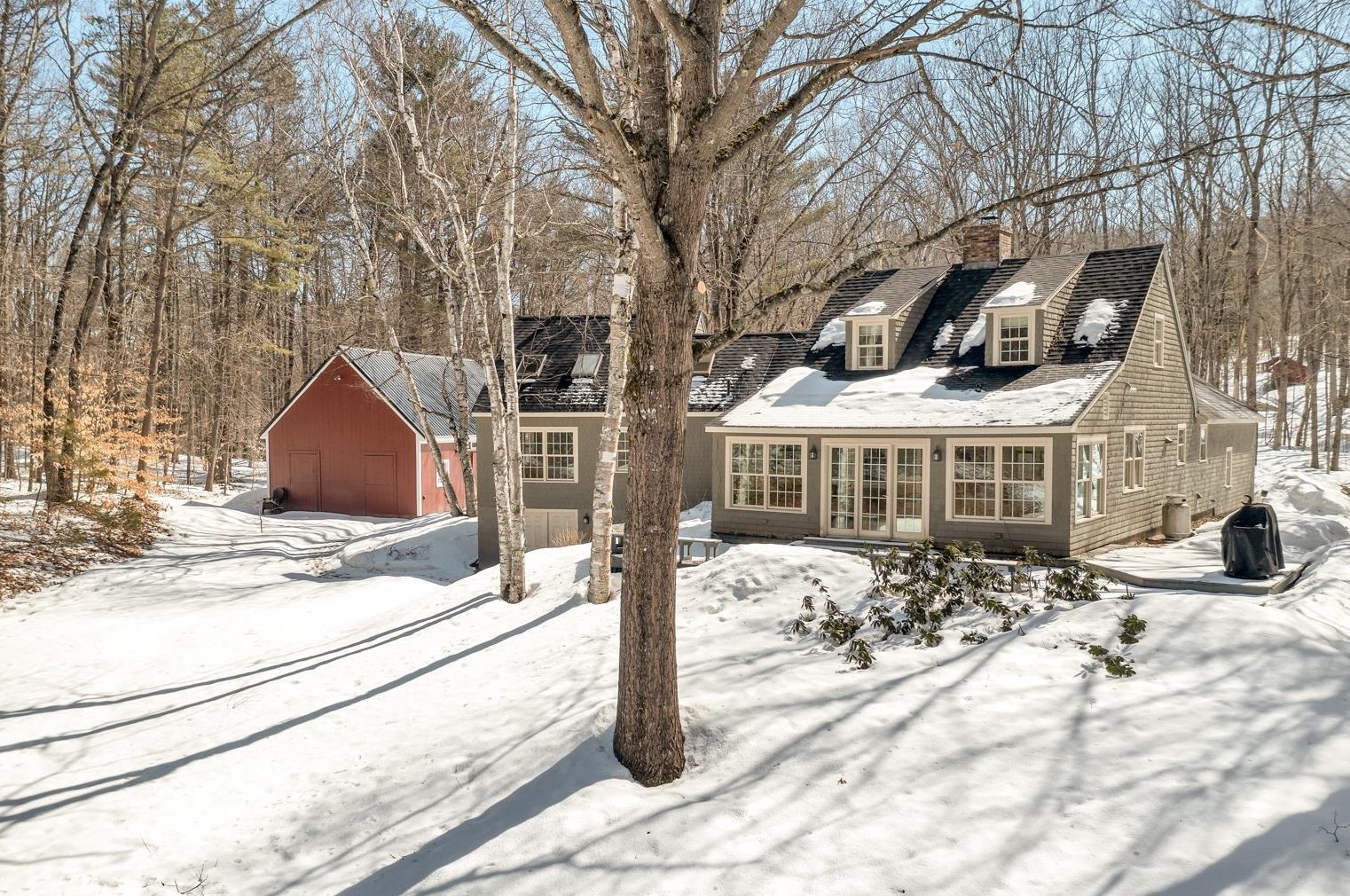 2 Lady Slipper Ln, Tuftonboro, NH 03816-5066