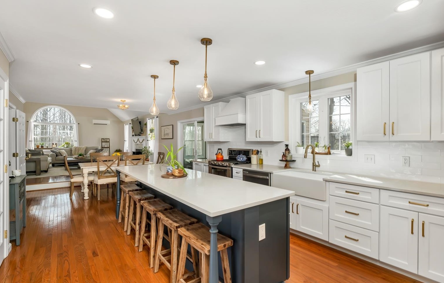 24 Winkley Farm Ln, Rochester, NH 03867