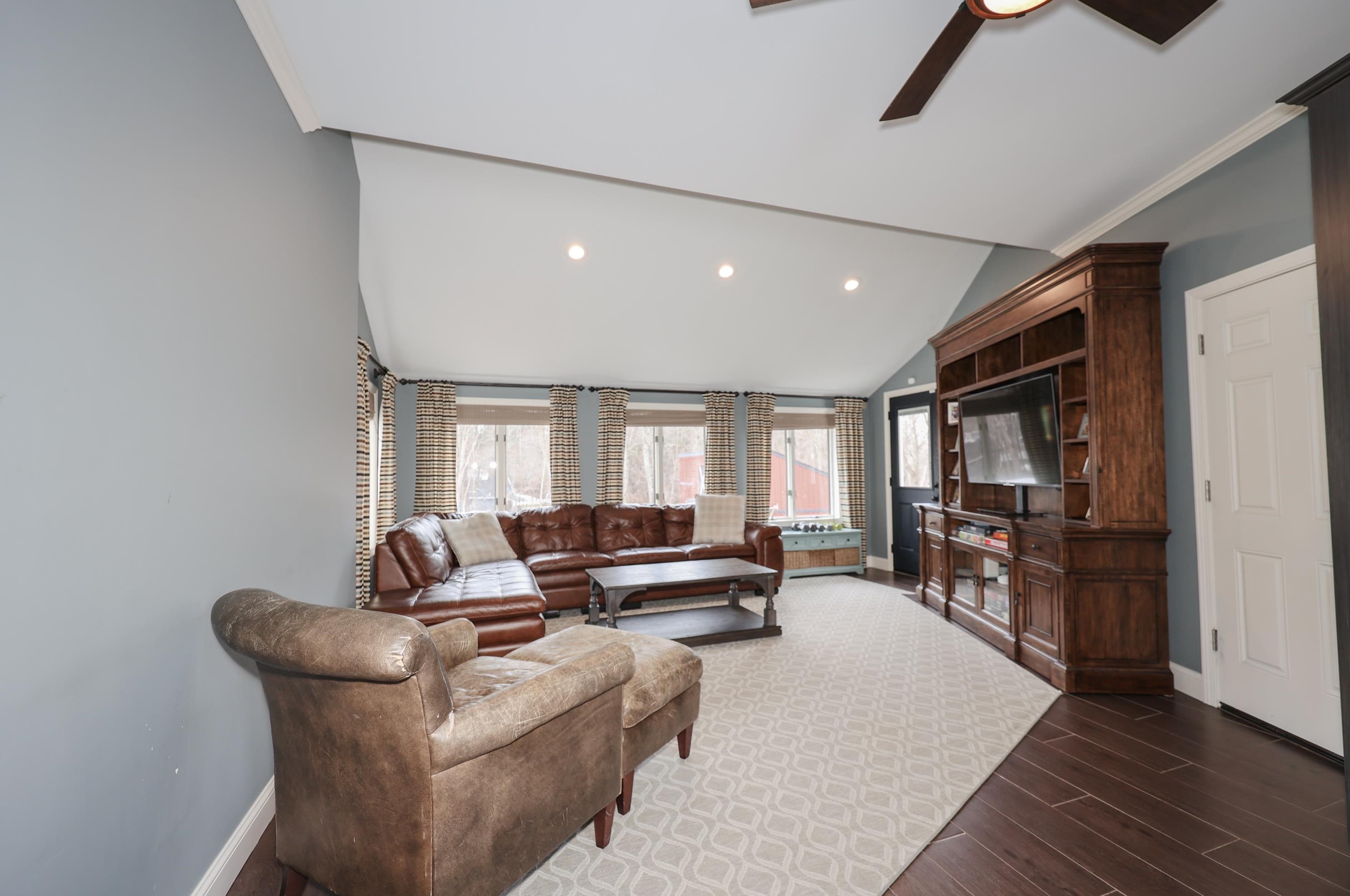 149 Londonderry Rd, Windham NH  03087-1116 exterior