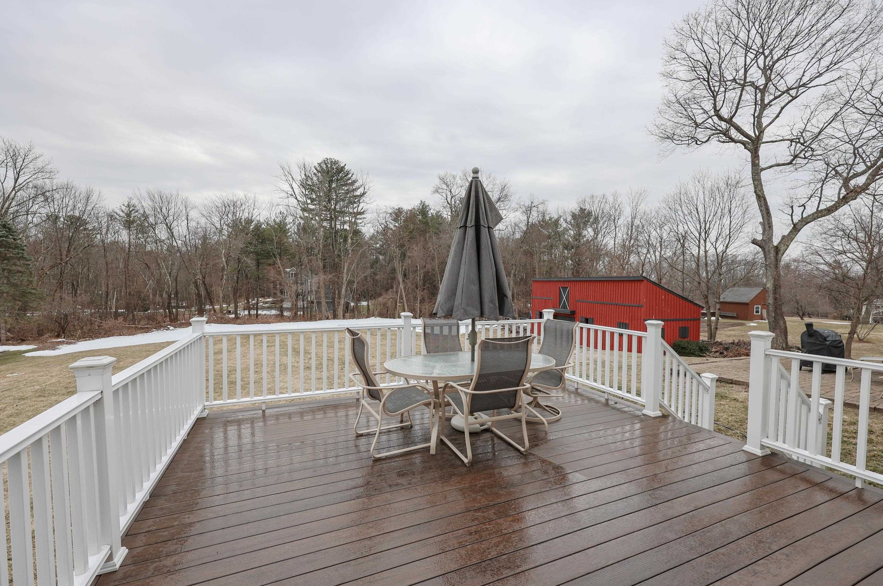 149 Londonderry Rd, Windham NH  03087-1116 exterior