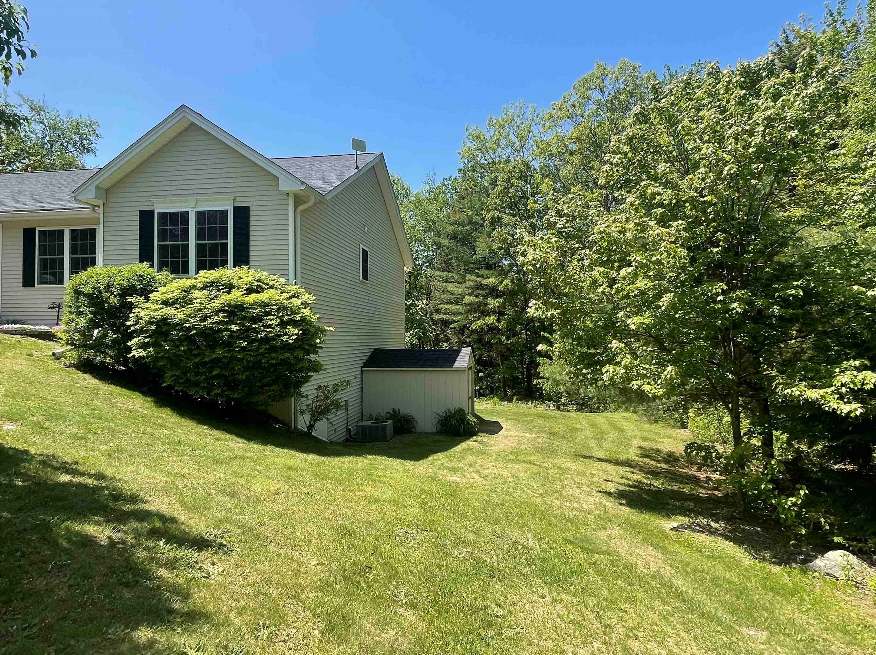 32 Jericho Rd, Rindge, NH 03461