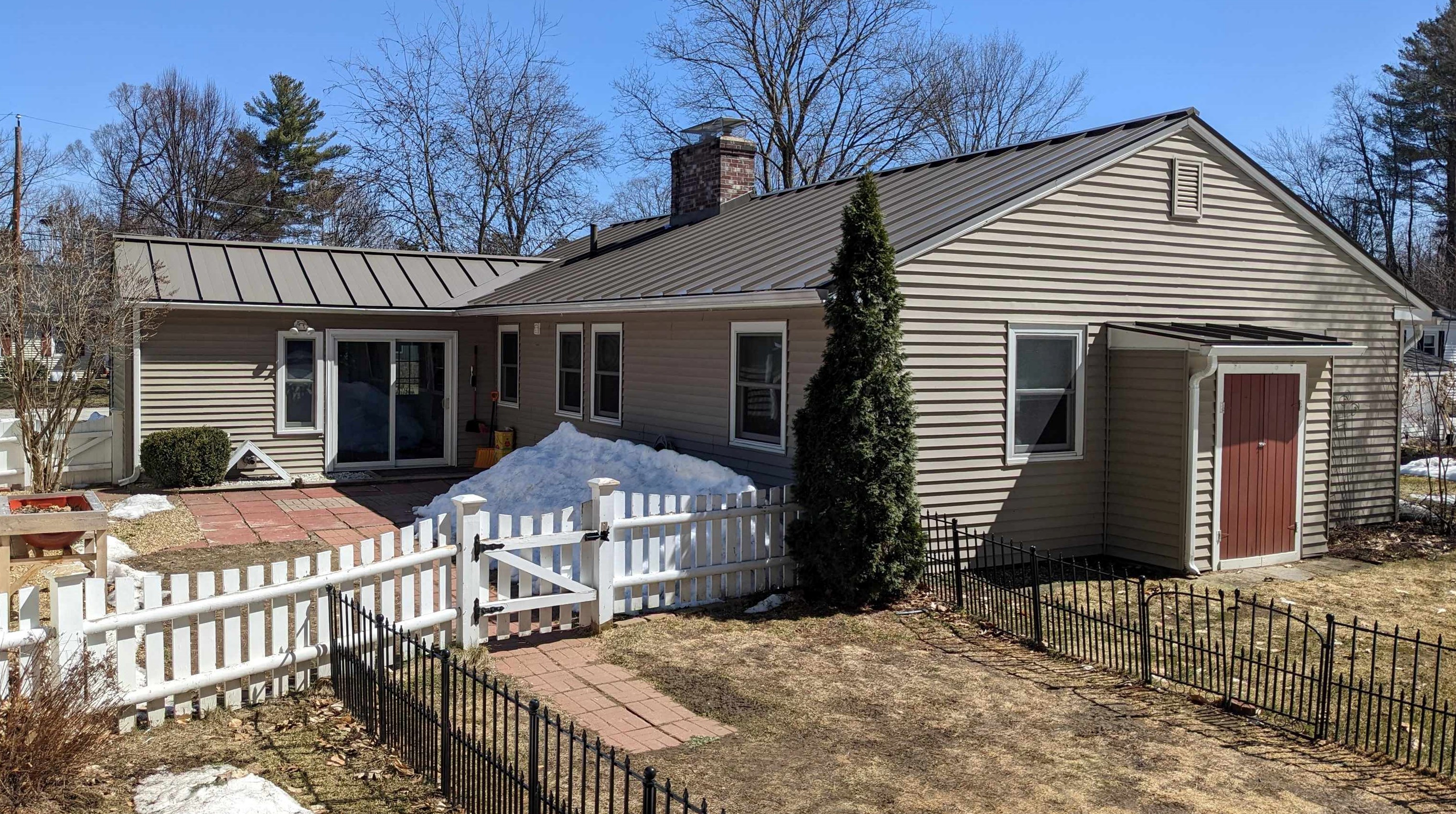 17 Rundlett St, Concord, NH 03301