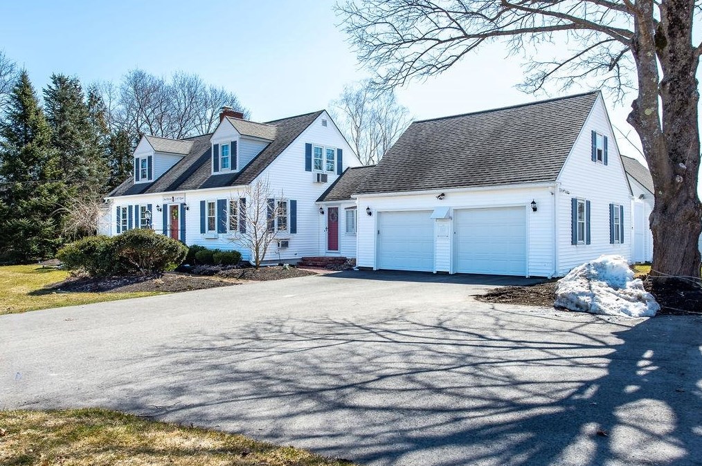 111 Gulf Rd, Dover, NH 03820