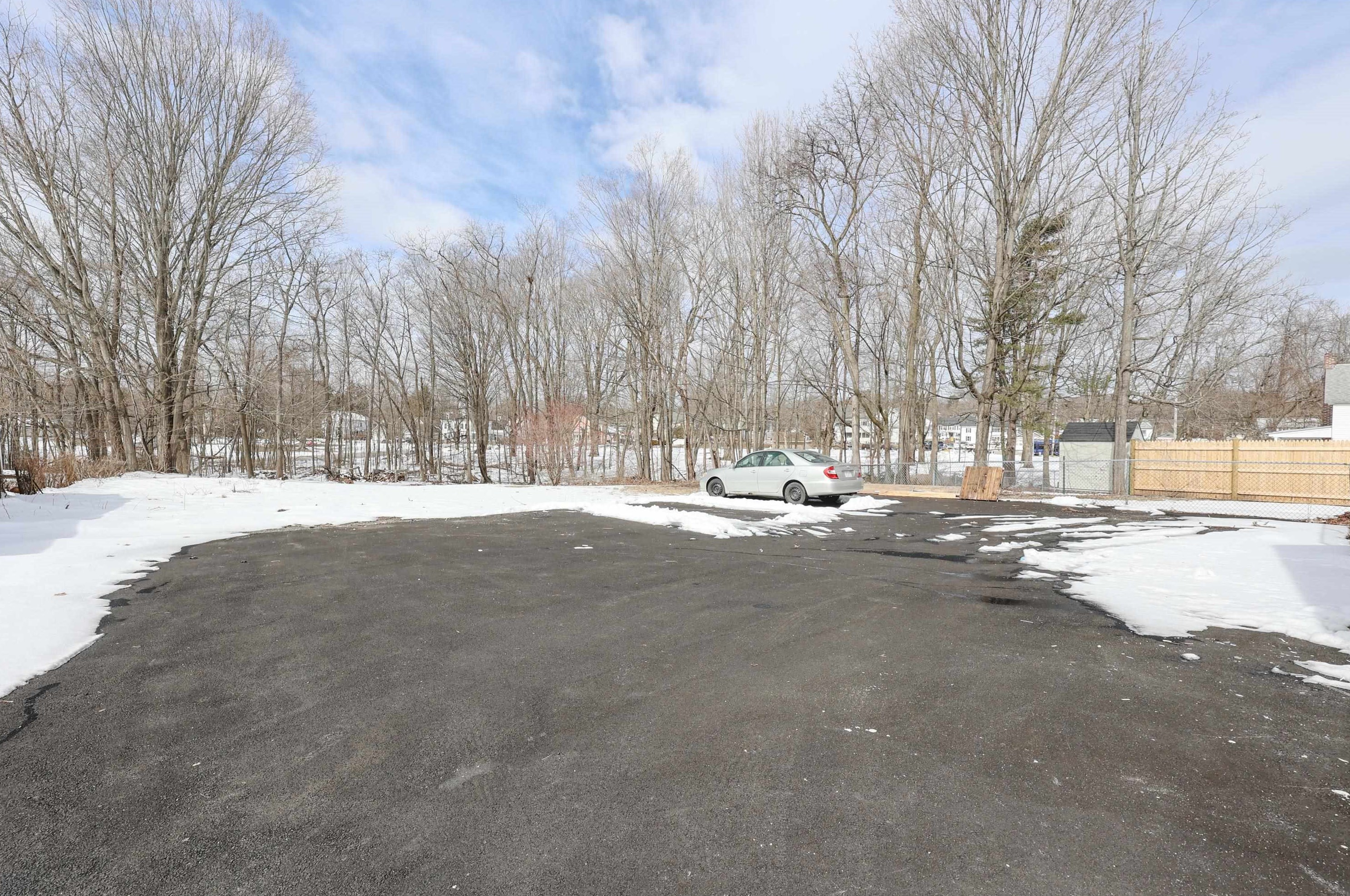 54 Abbott St, Nashua NH  03064-2103 exterior