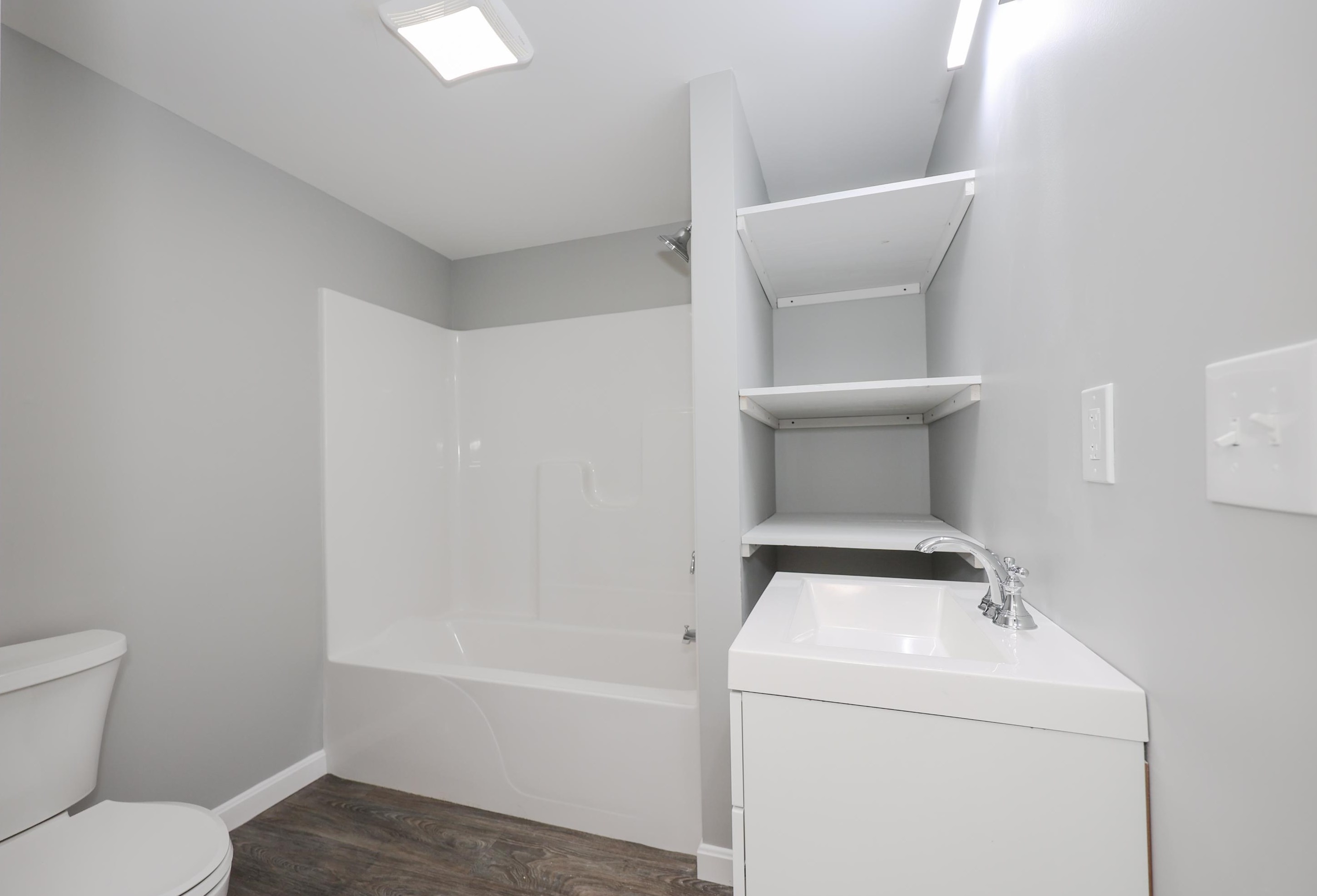54 Abbott St, Nashua NH  03064-2103 exterior