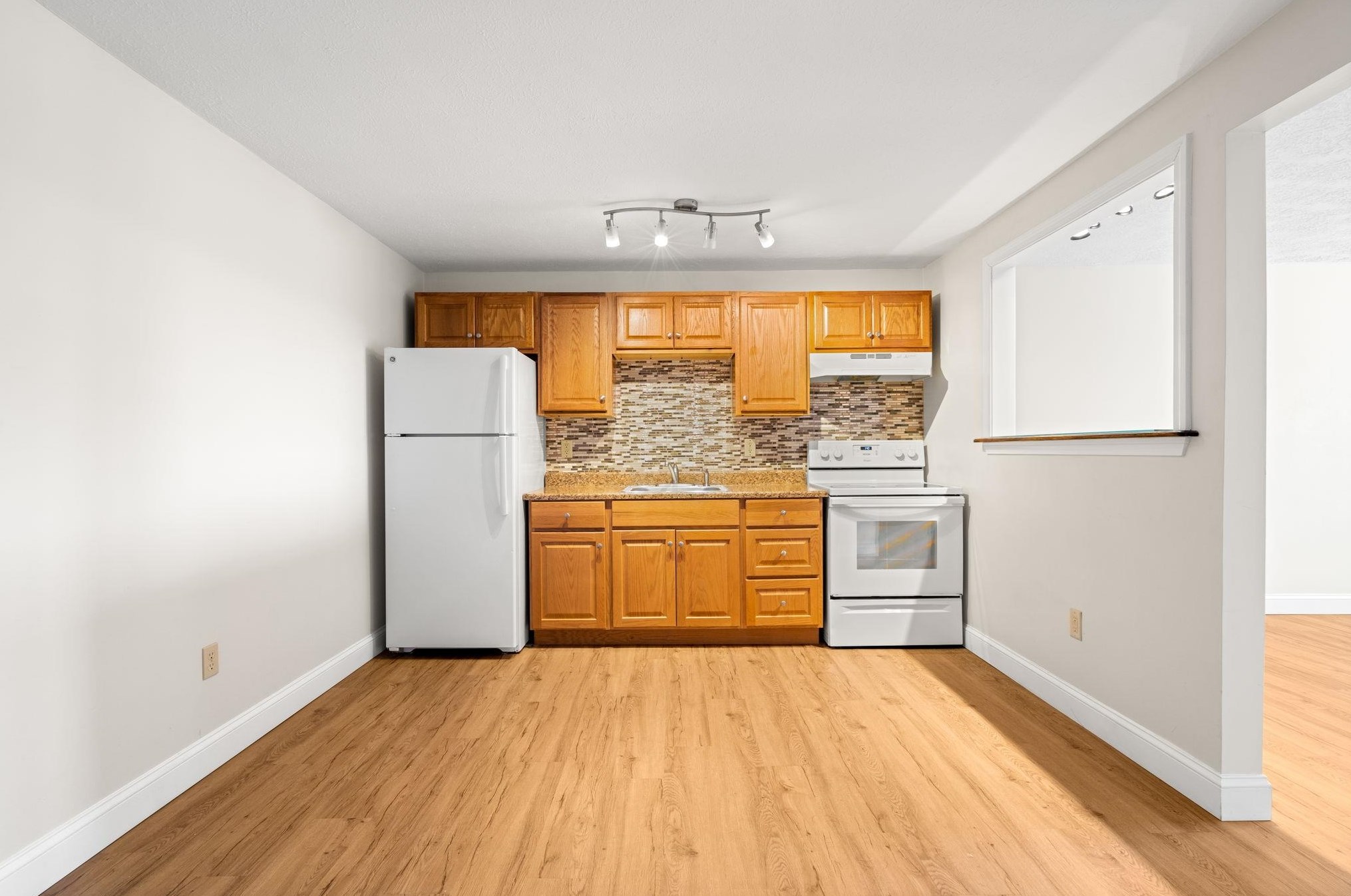 555 Calef Rd #3, Manchester, NH 03103