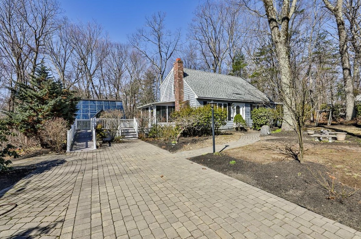 13 Clydesdale Ave, Pelham, NH 03076