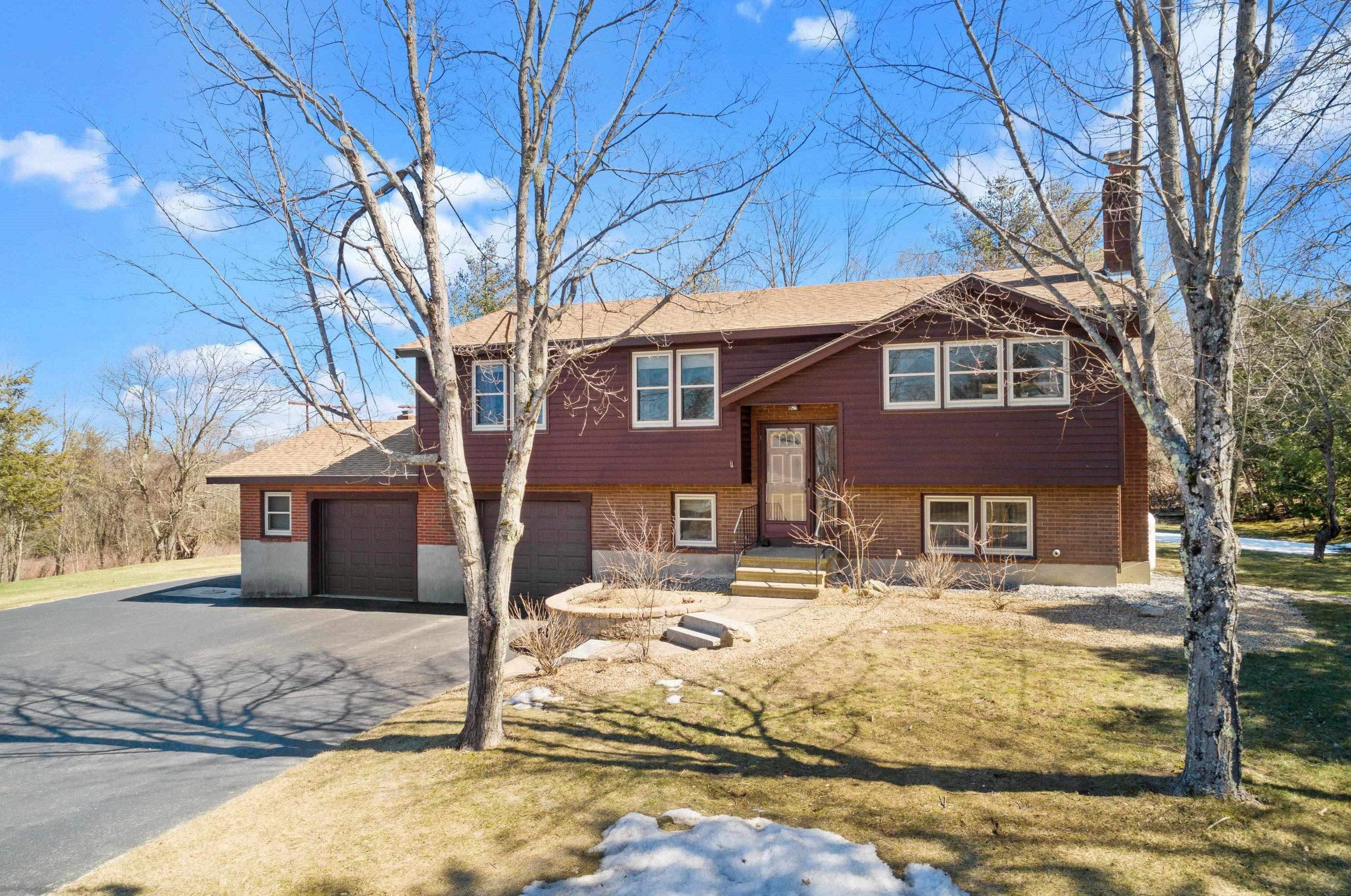 5 Roy St, Raymond, NH 03077