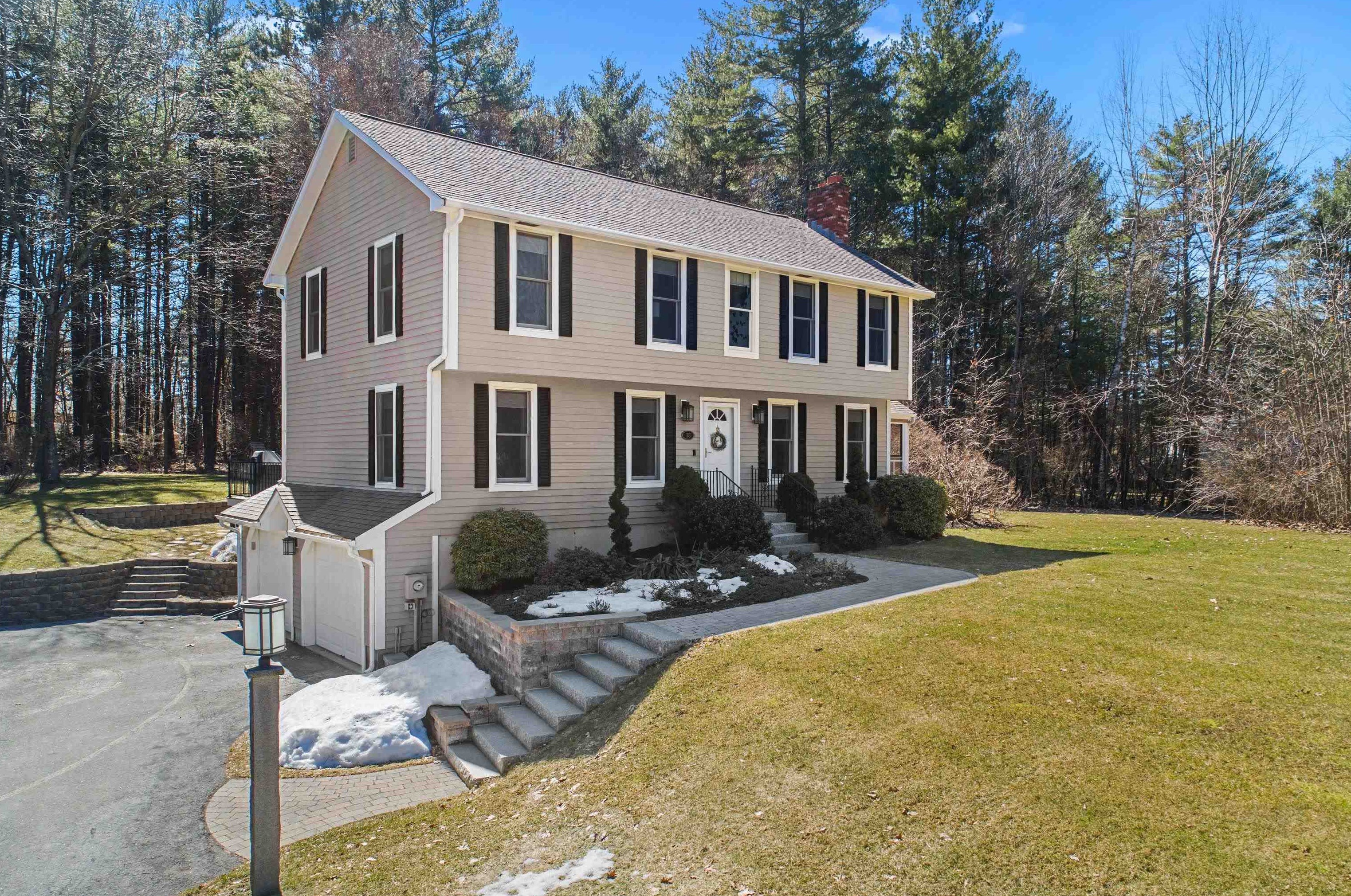18 Crestwood Rd, Windham, NH 03087-1429