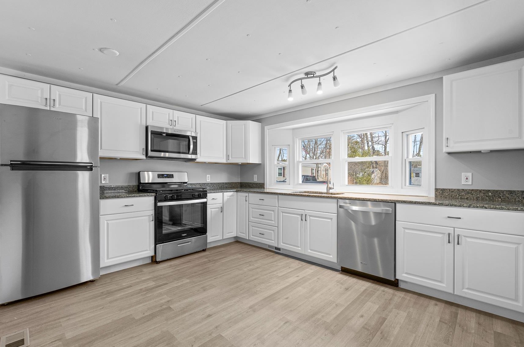 11 Clayton Ave, Rochester NH  03867-4847 exterior