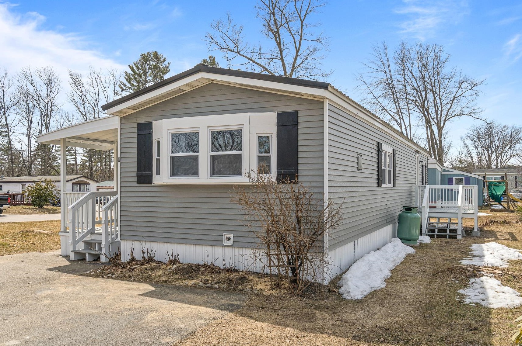 11 Clayton Ave, Rochester NH  03867-4847 exterior