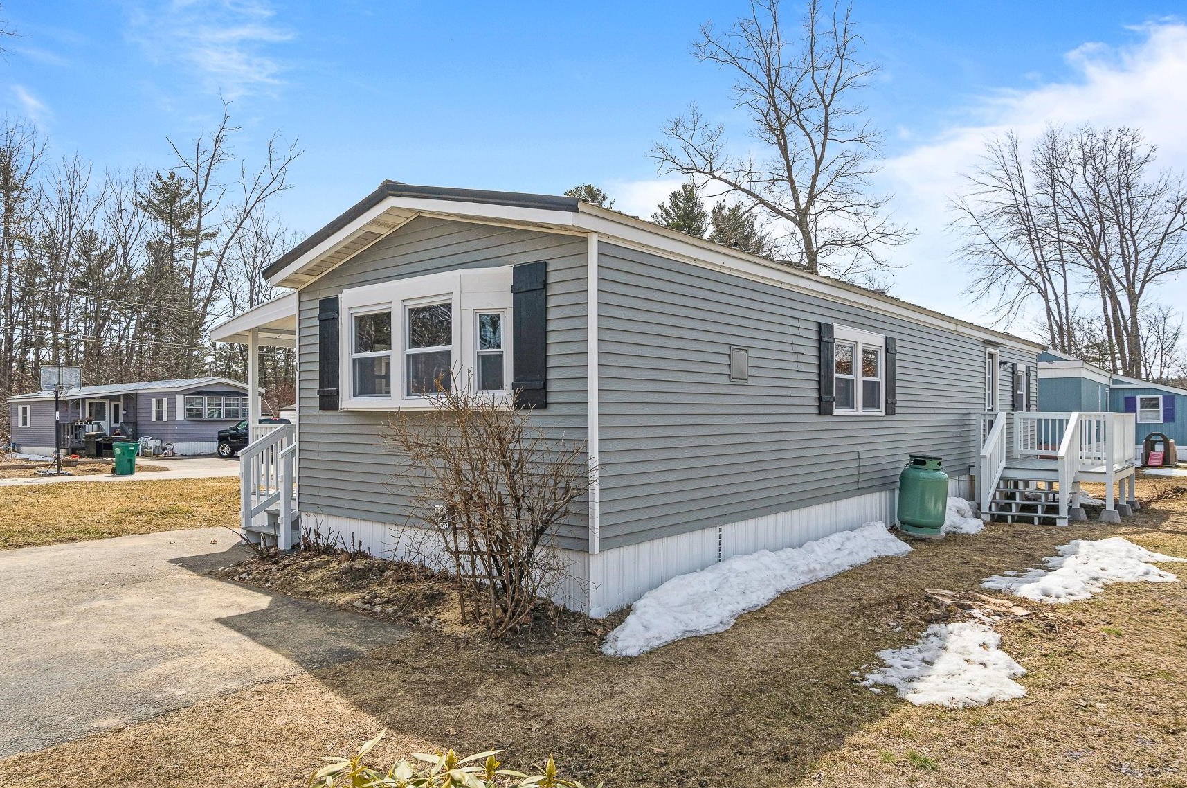 11 Clayton Ave, Rochester NH  03867-4847 exterior