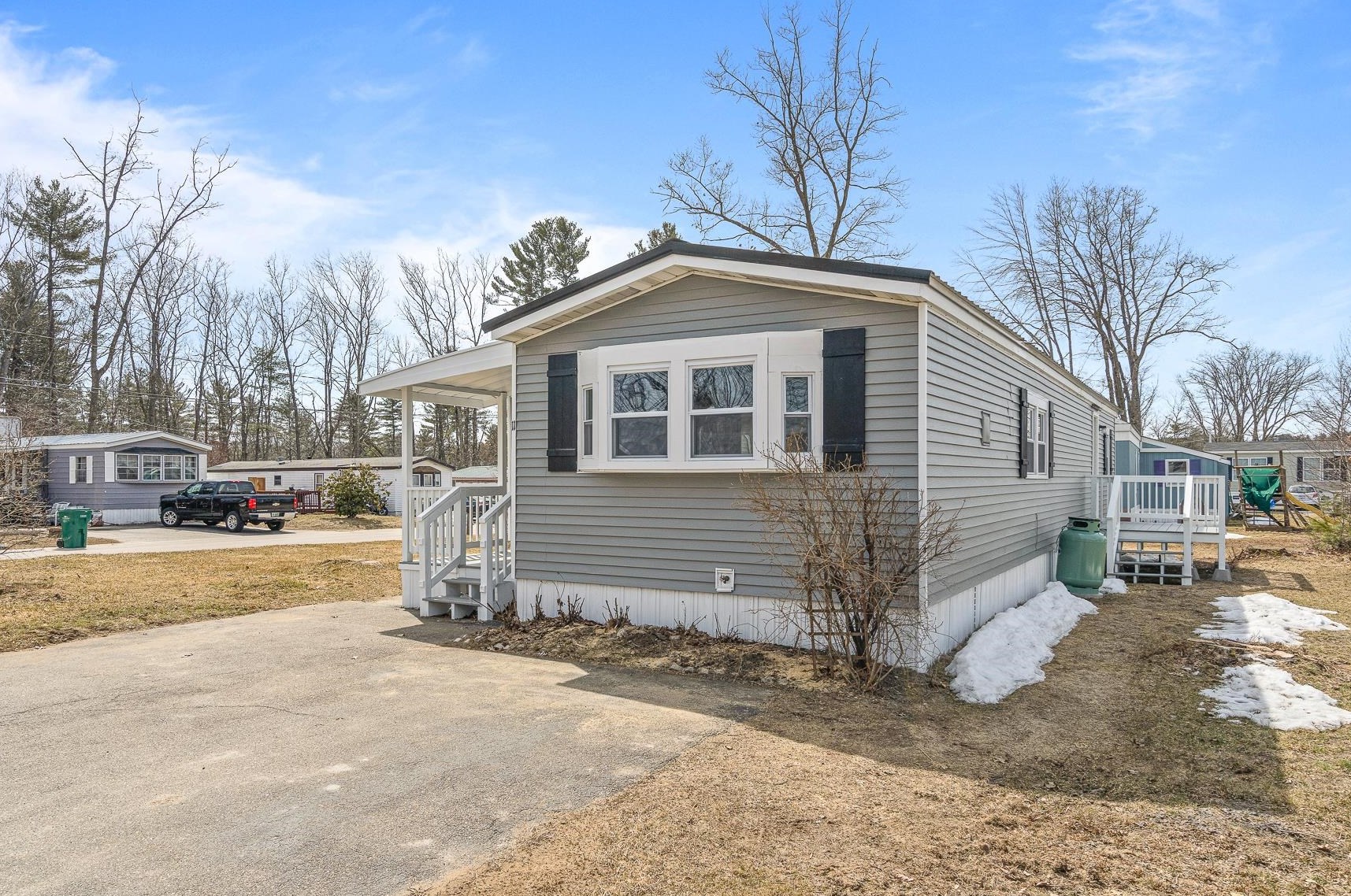 11 Clayton Ave, Rochester NH  03867-4847 exterior