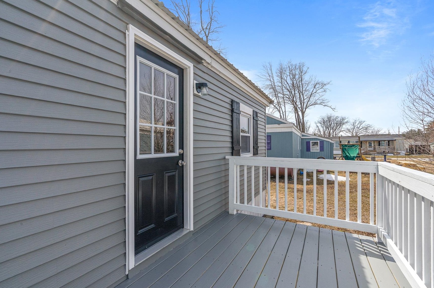 11 Clayton Ave, Rochester NH  03867-4847 exterior