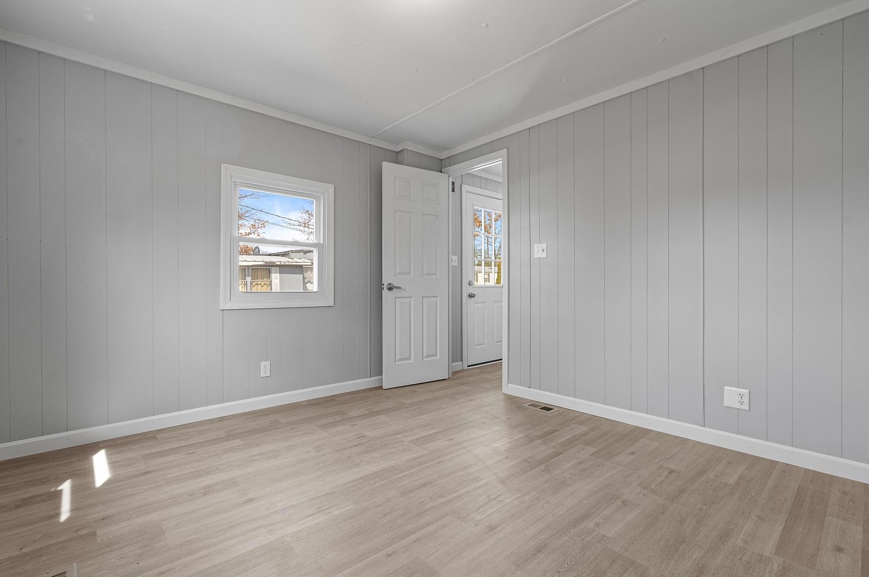 11 Clayton Ave, Rochester NH  03867-4847 exterior