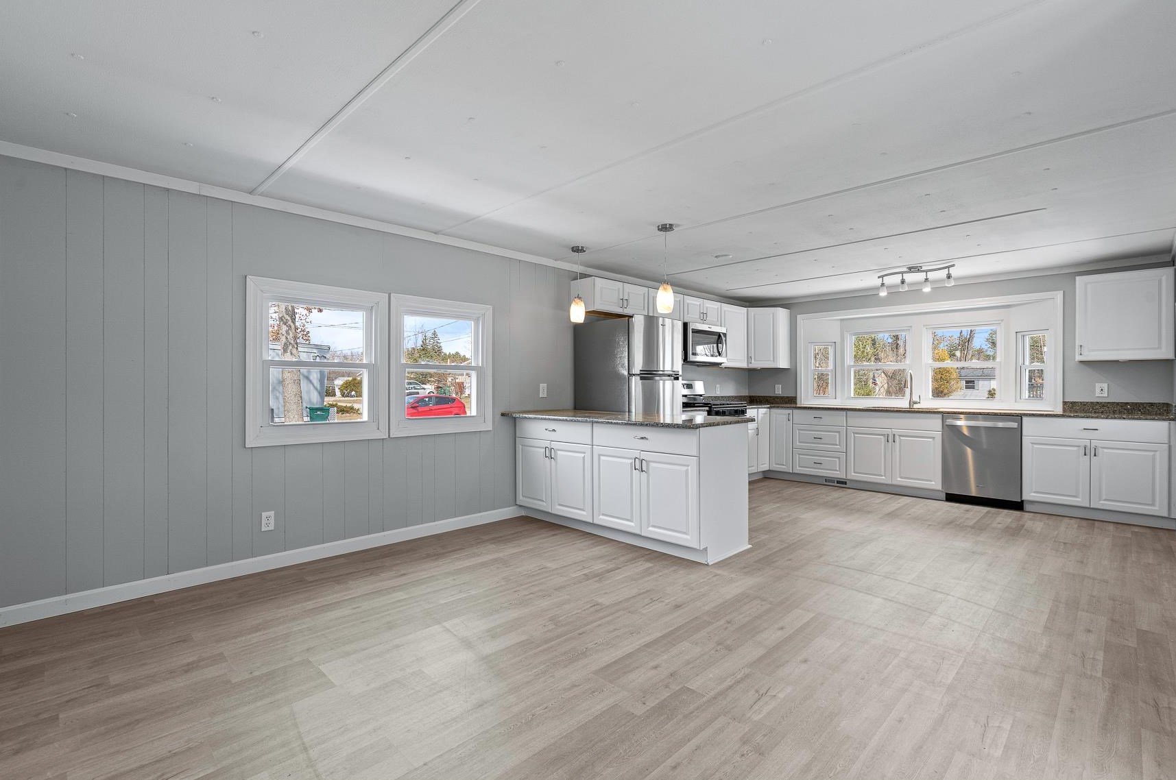 11 Clayton Ave, Rochester NH  03867-4847 exterior