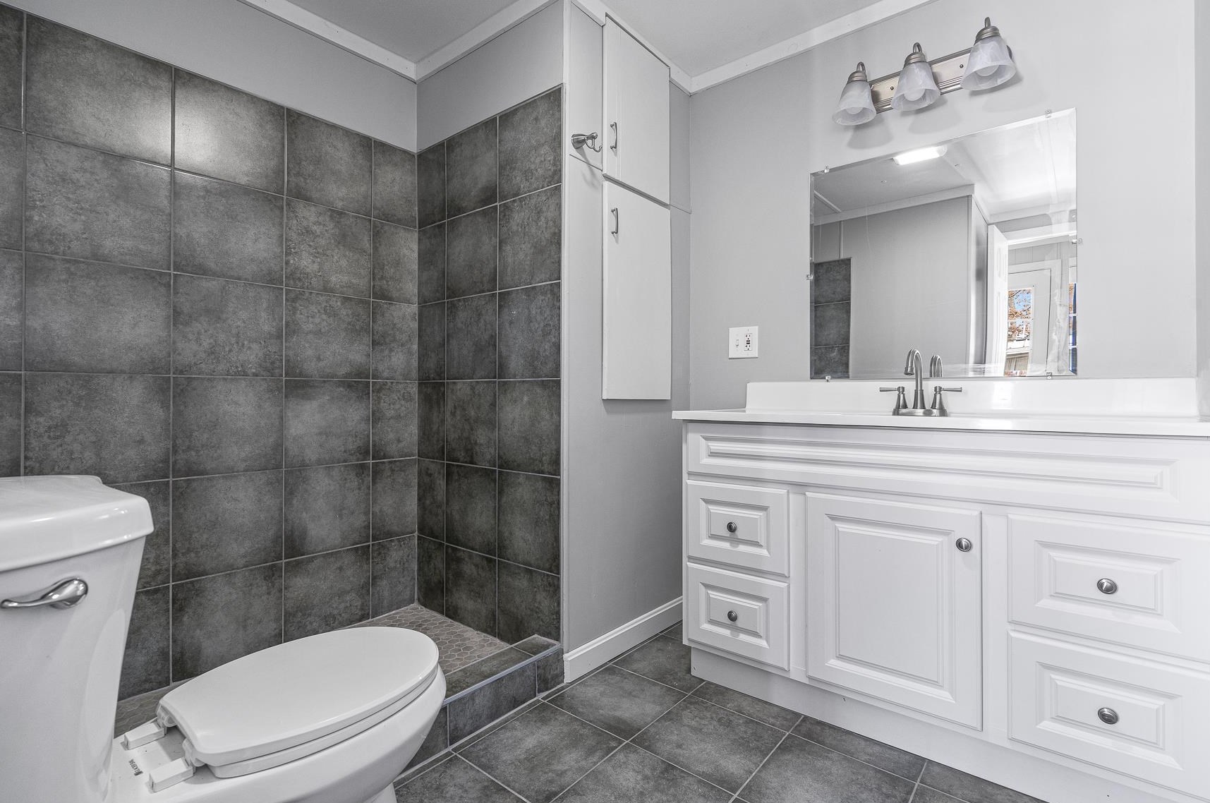 11 Clayton Ave, Rochester NH  03867-4847 exterior