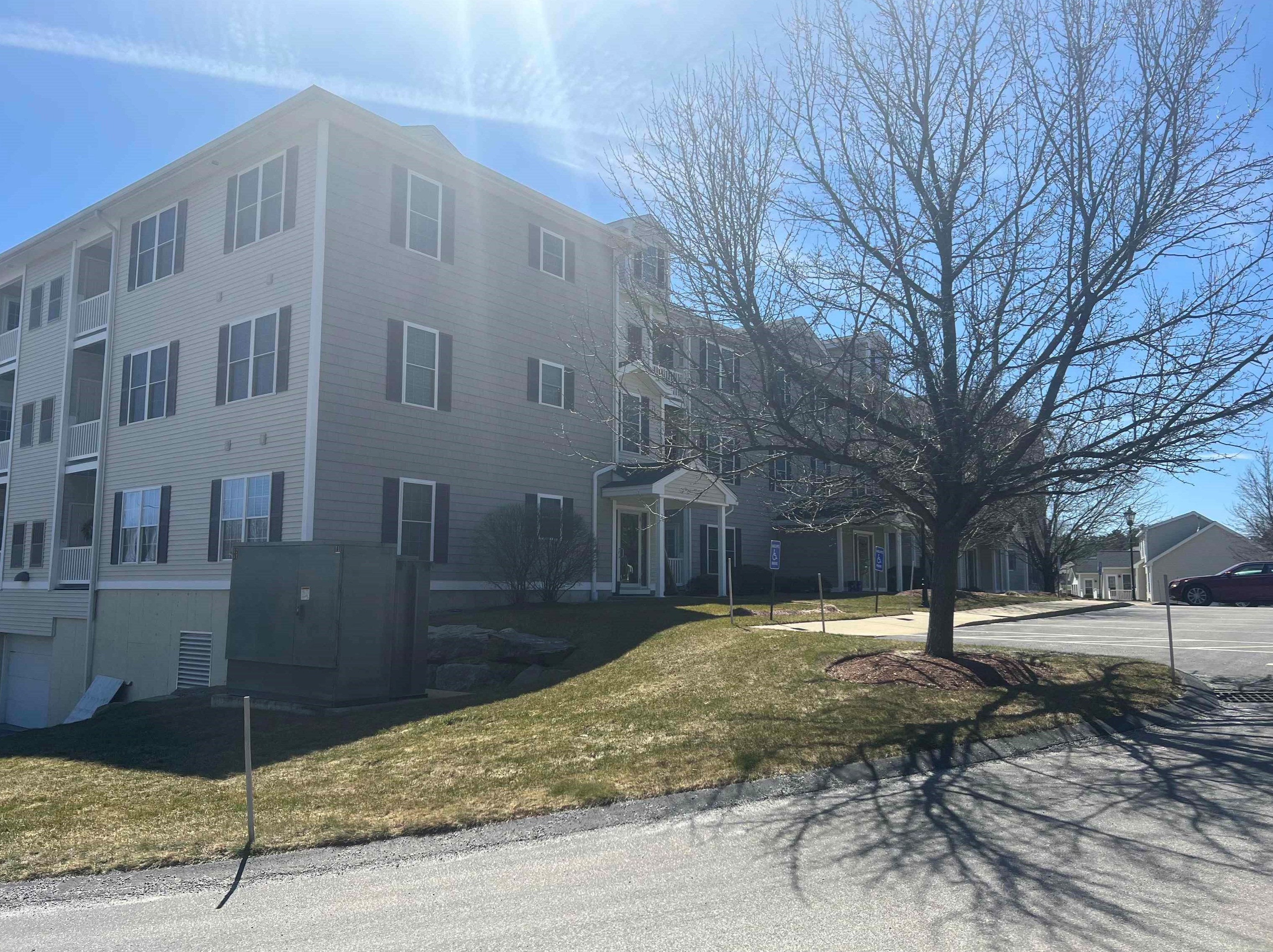 6 Stearns Ln #302, Merrimack, NH 03054