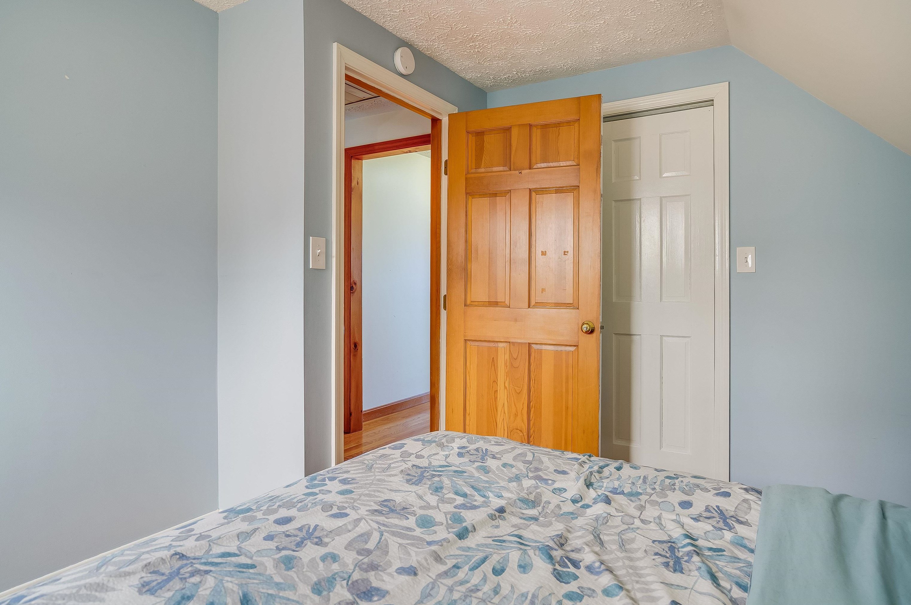 426 Medford St, Manchester NH  03109-4528 exterior