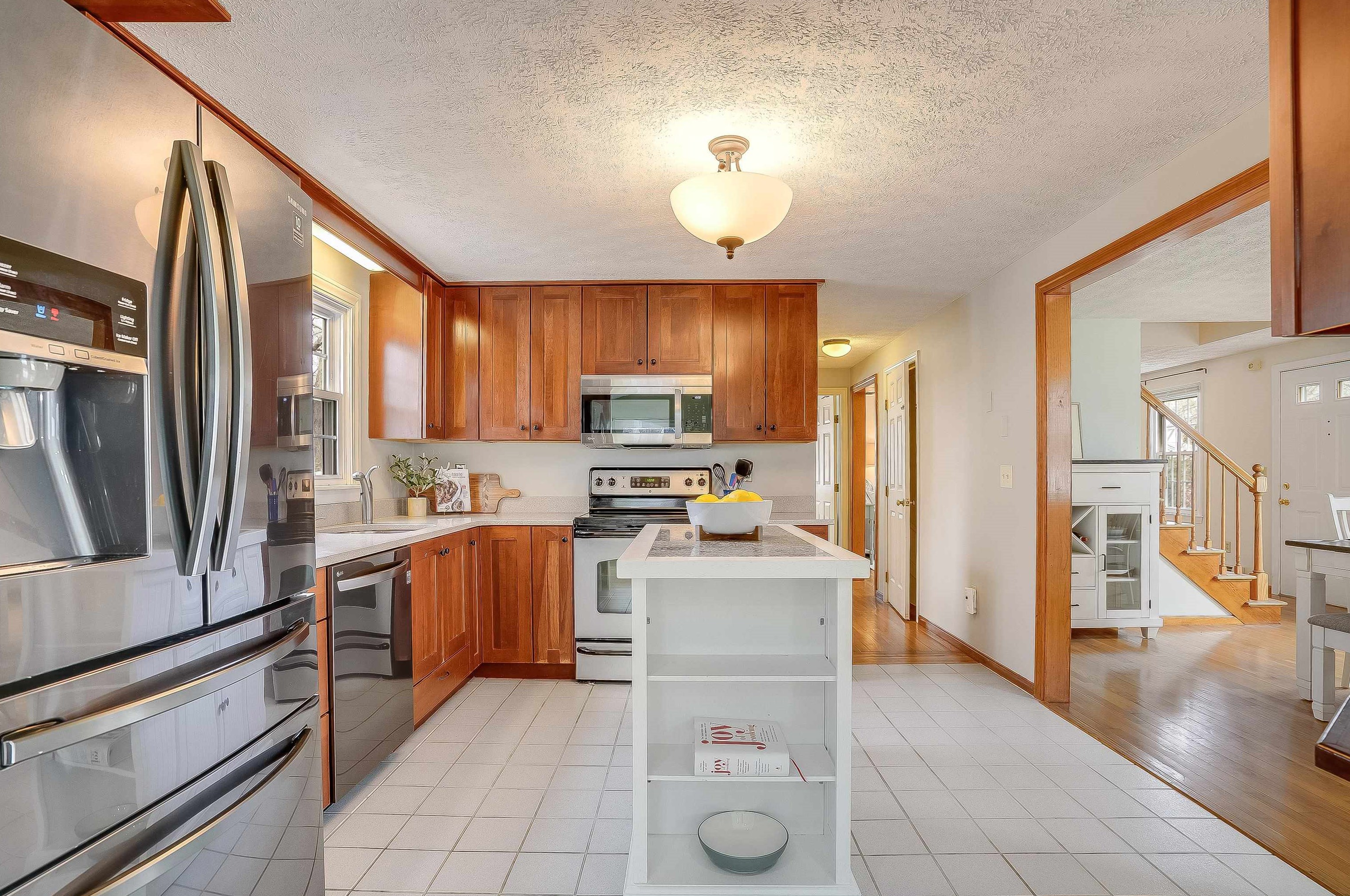 426 Medford St, Manchester NH  03109-4528 exterior