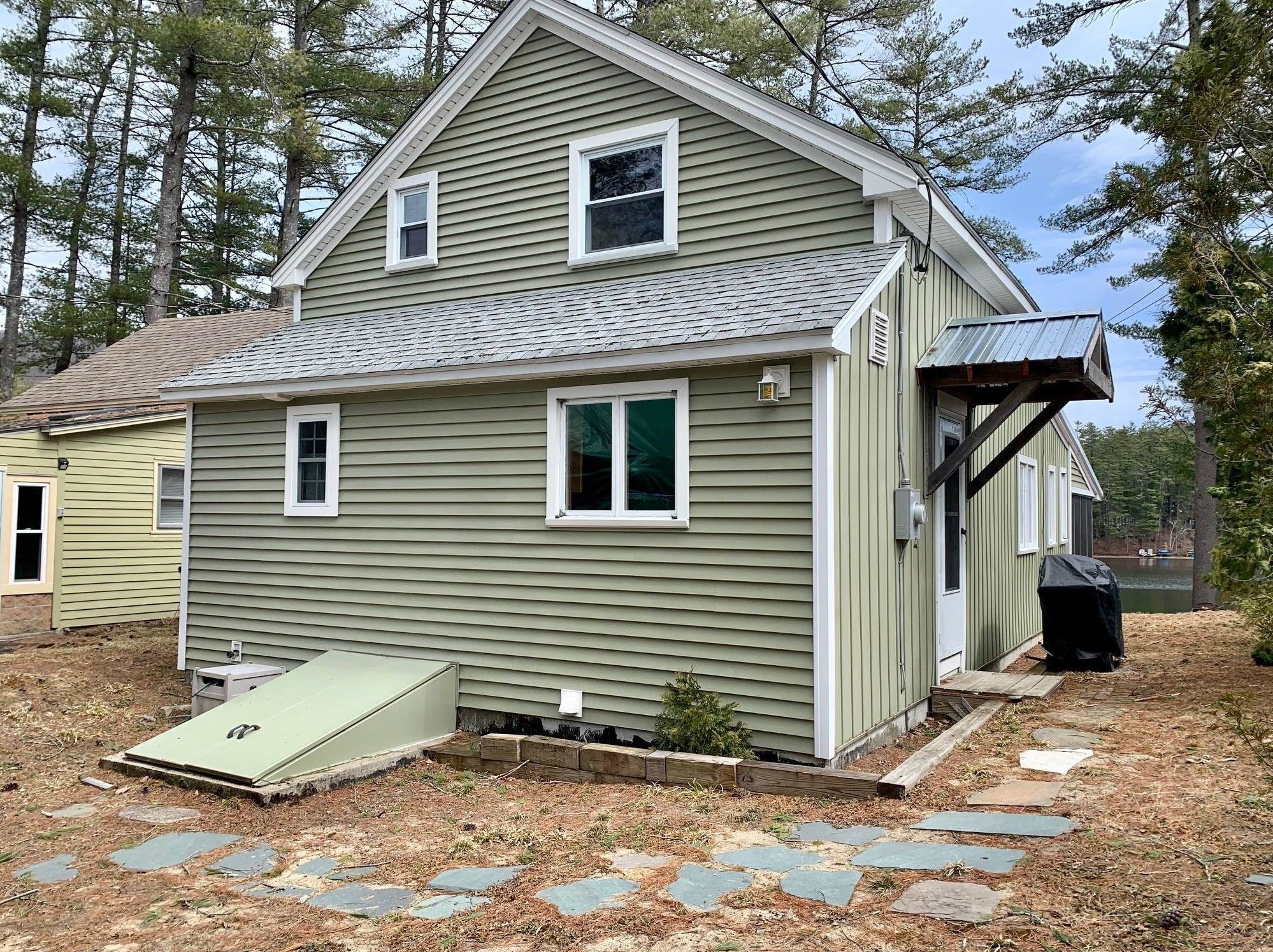 41 Town Beach Rd, Winchester, NH 03470