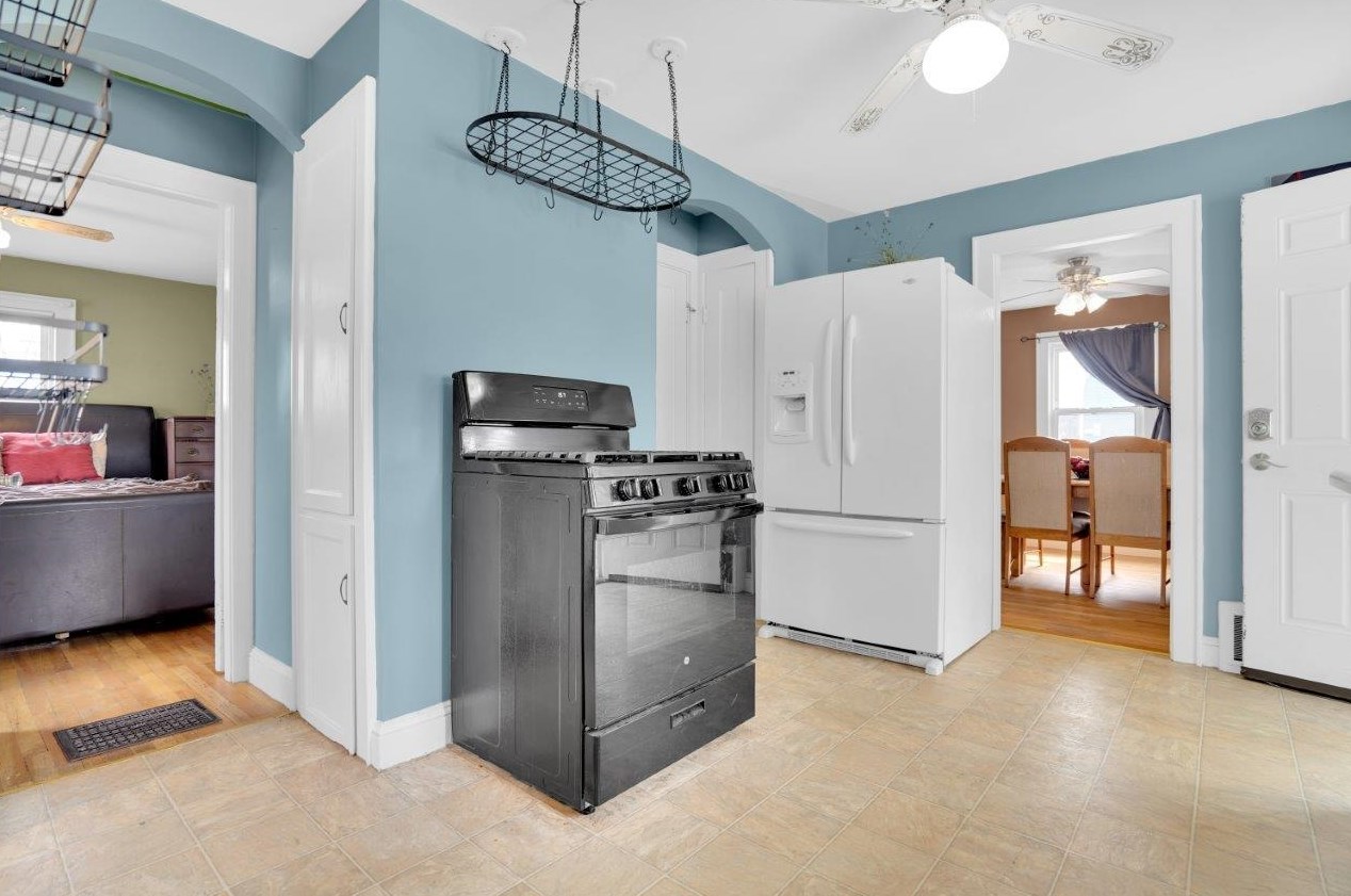 44 Cypress St, Manchester NH  03103-3714 exterior