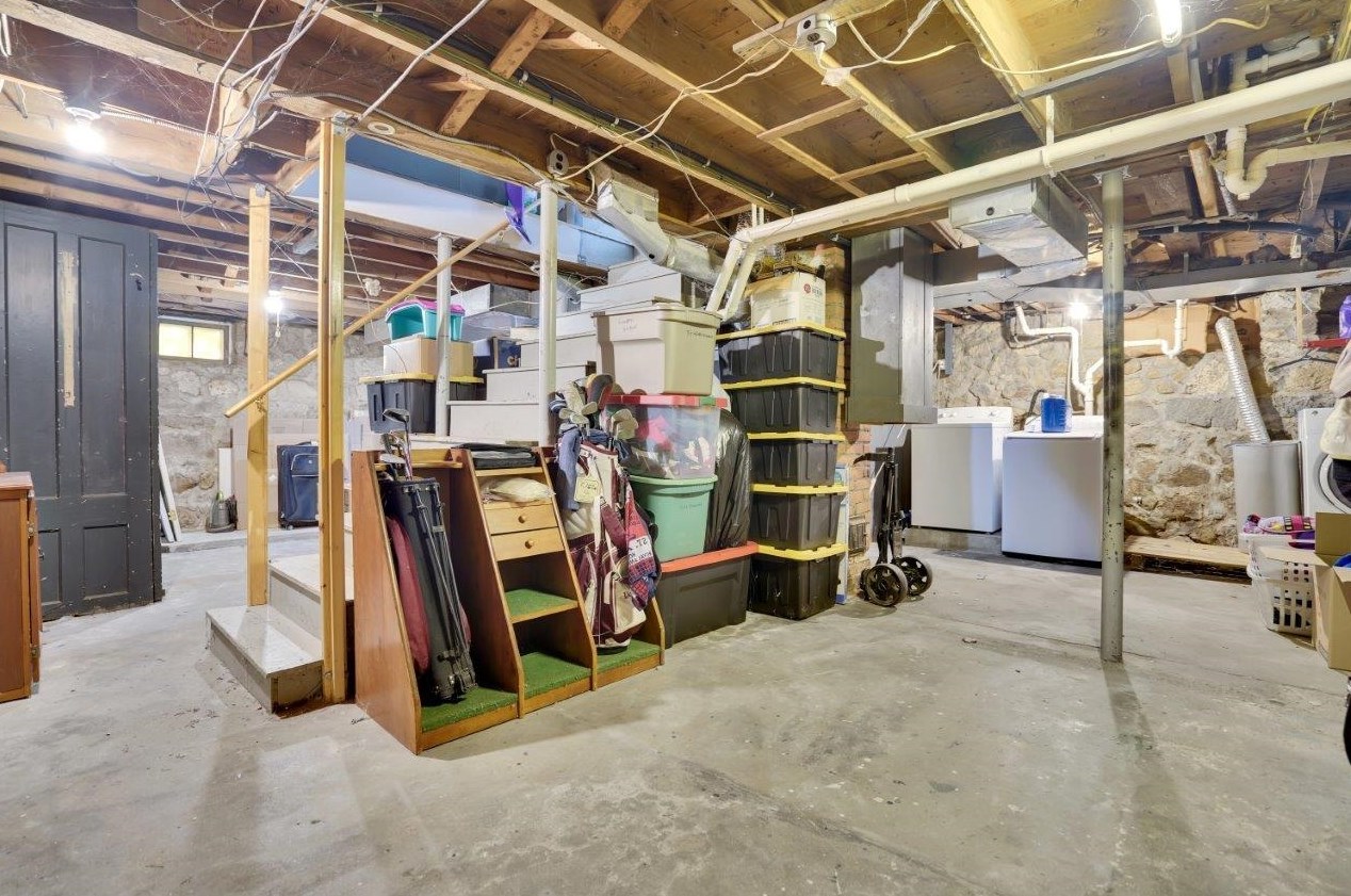 44 Cypress St, Manchester NH  03103-3714 exterior