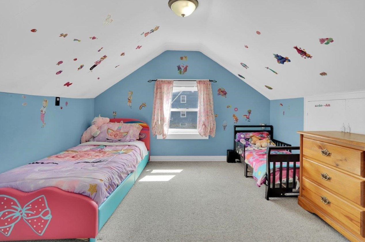 44 Cypress St, Manchester NH  03103-3714 exterior