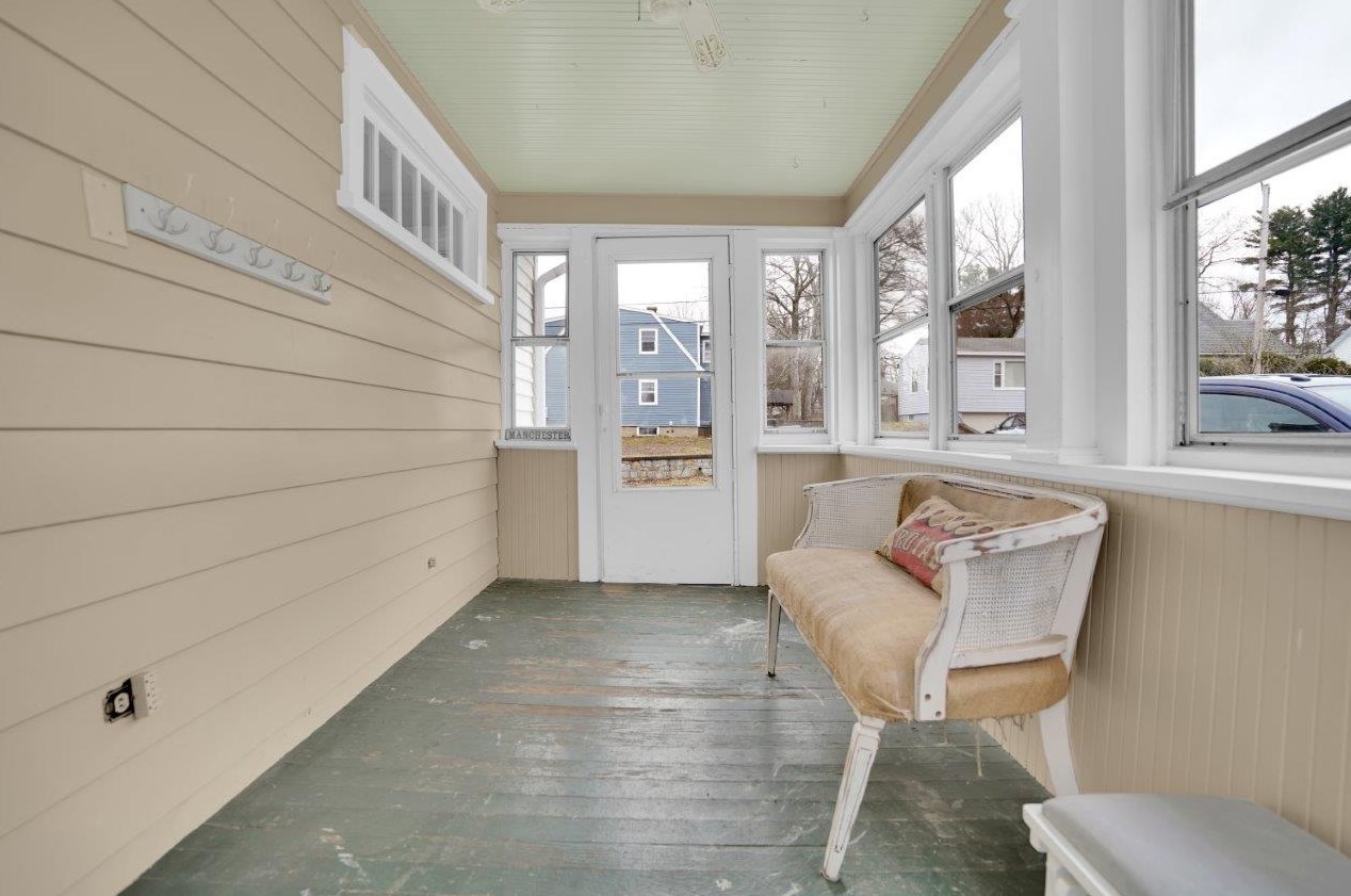 44 Cypress St, Manchester NH  03103-3714 exterior