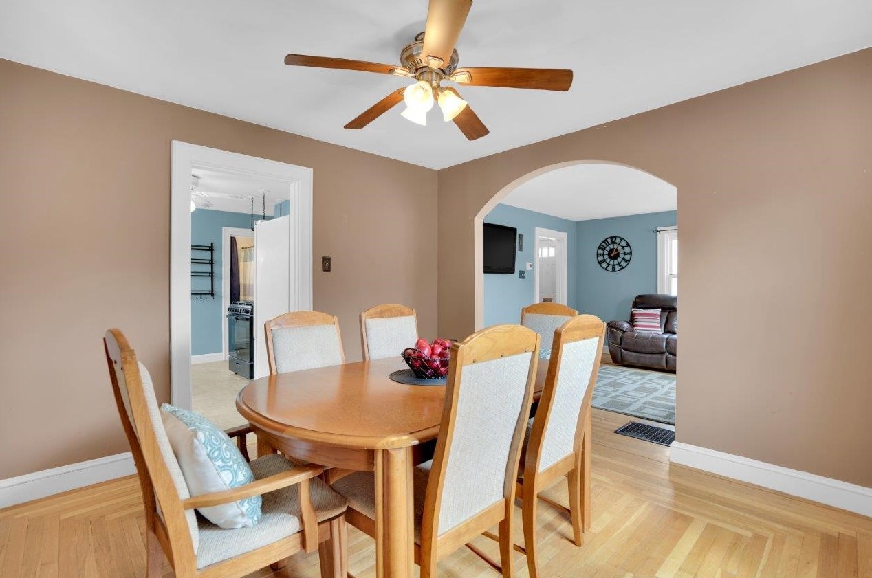 44 Cypress St, Manchester NH  03103-3714 exterior