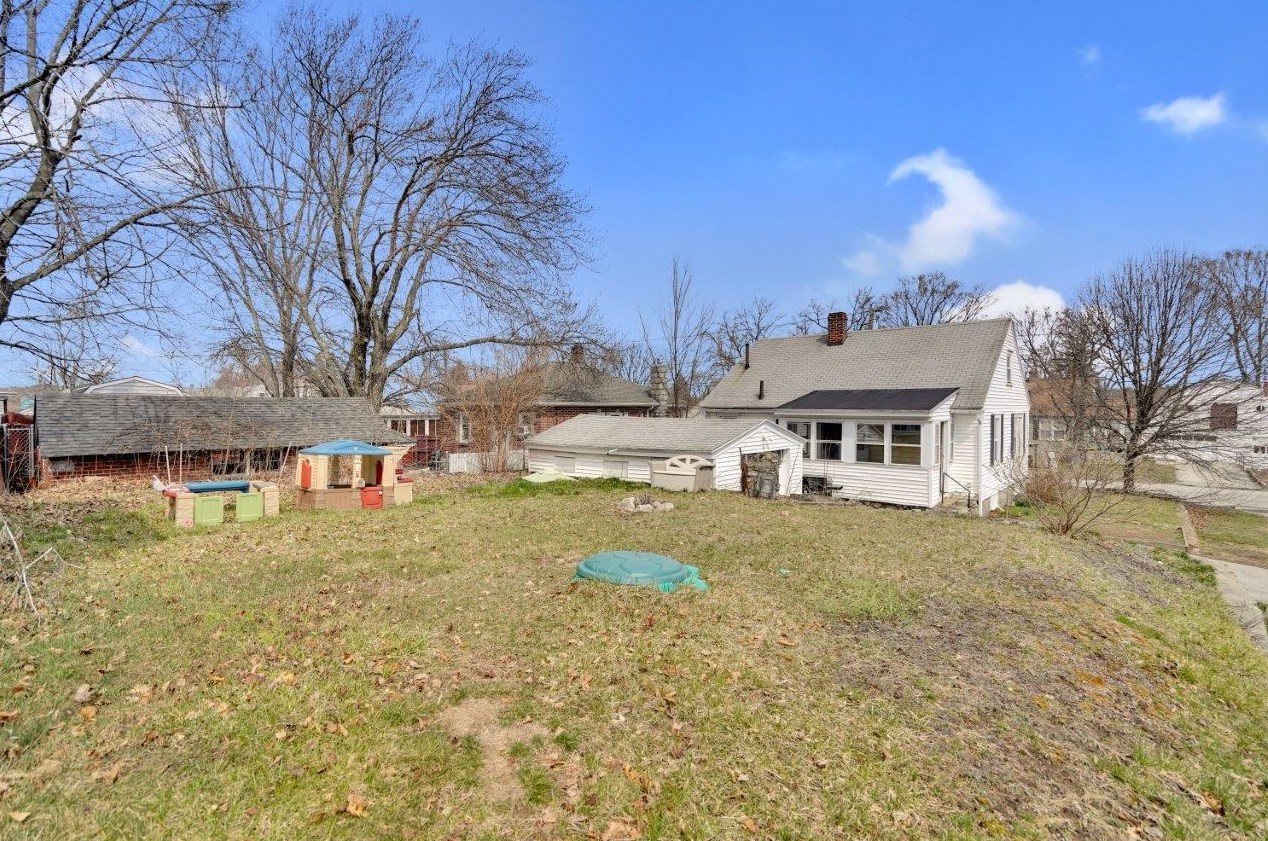 44 Cypress St, Manchester NH  03103-3714 exterior