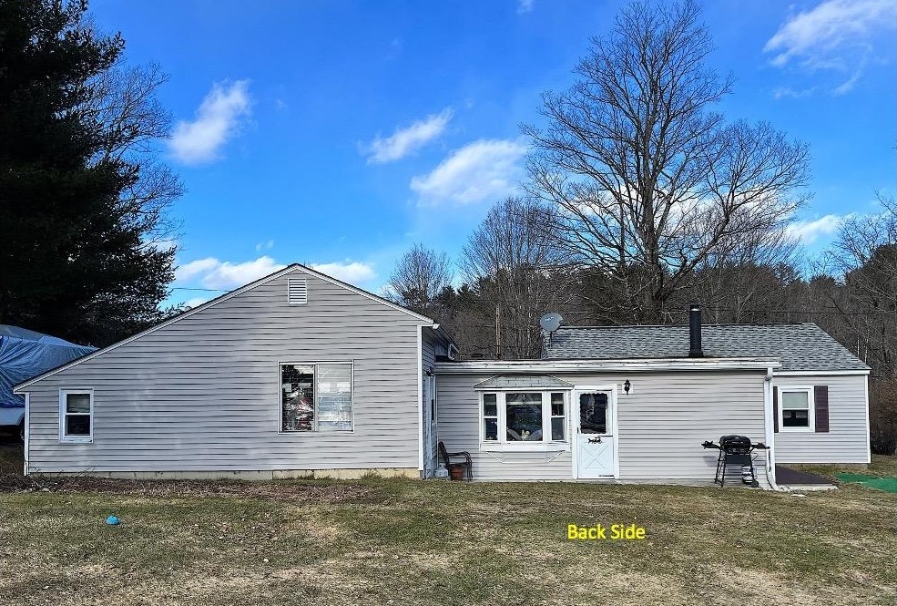 39 Maple St, Enfield, NH 03748