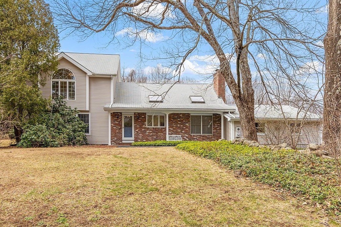 40 Griffin Rd, Londonderry, NH 03053
