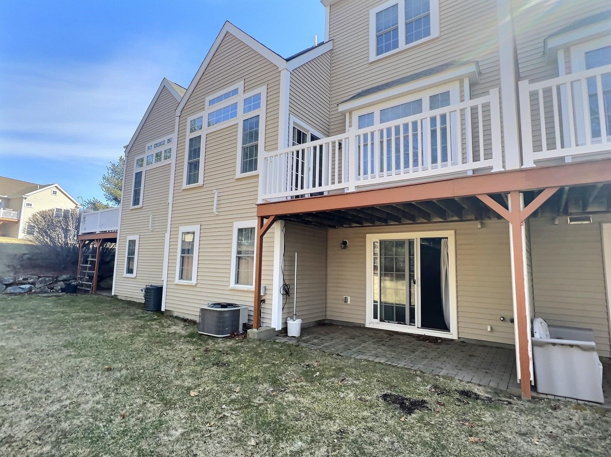 32 Jonathan Cir, Merrimack, NH 03054