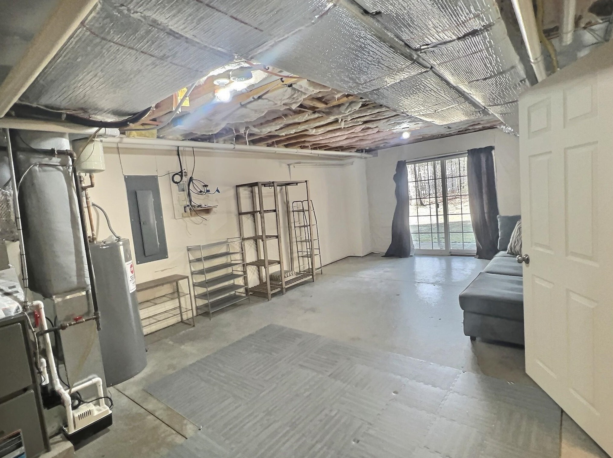 32 Jonathan Cir, Merrimack NH  03054-4899 exterior