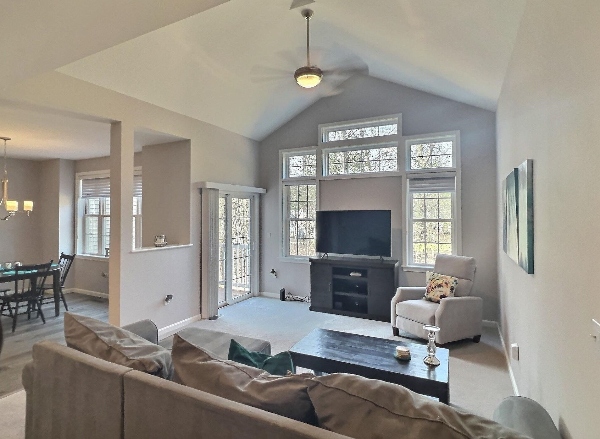 32 Jonathan Cir, Merrimack NH  03054-4899 exterior