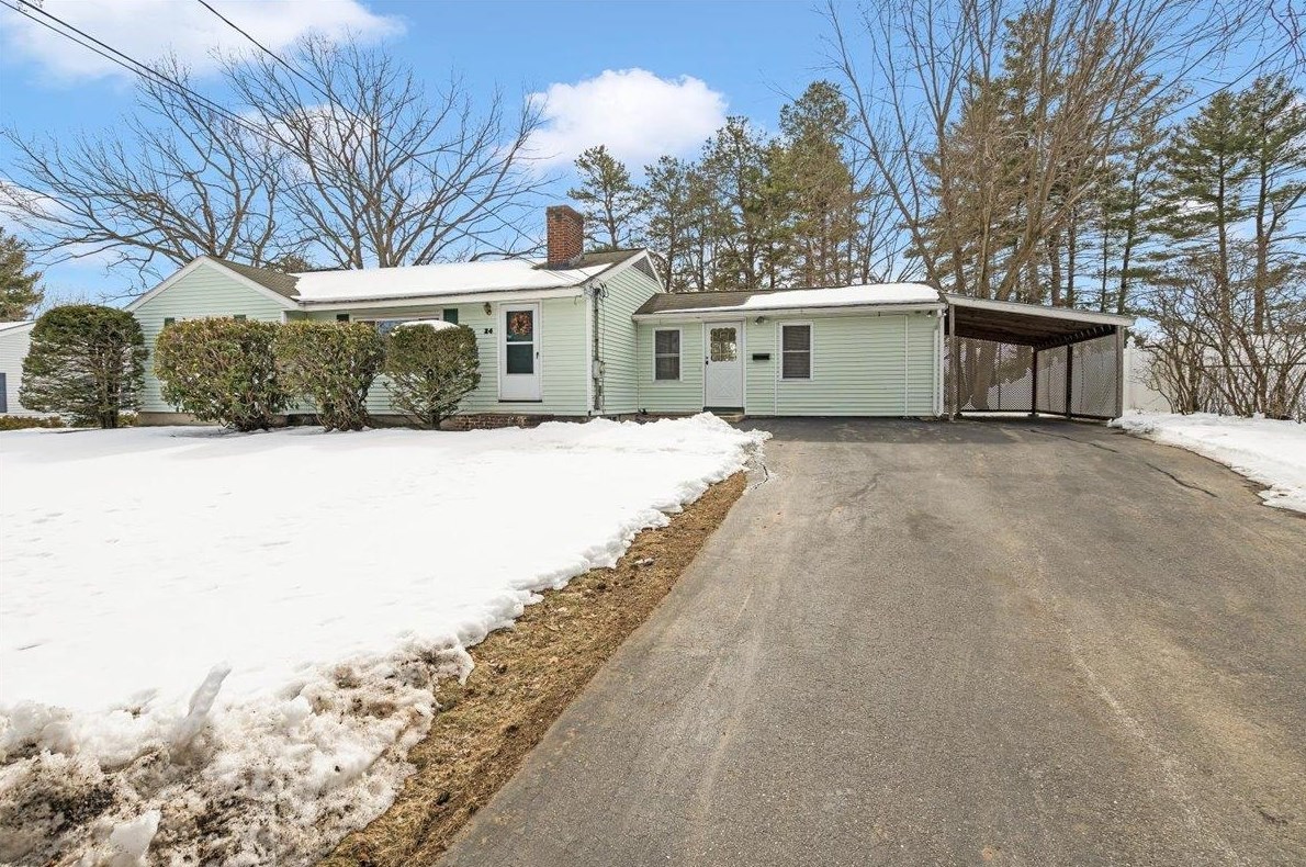 24 Fairlane Ave, Nashua, NH 03060