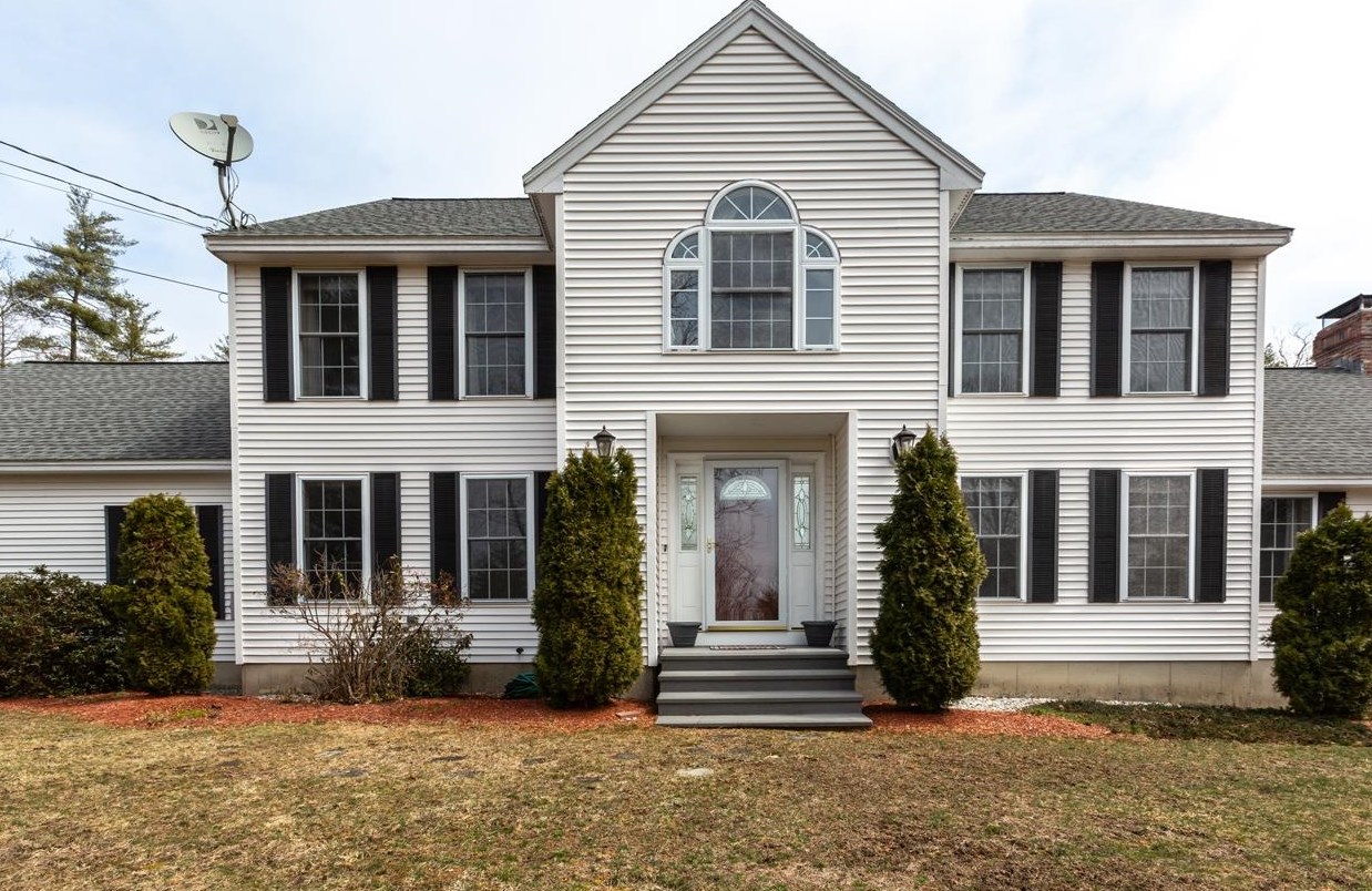 6 Woodland Dr, Brookline, NH 03033