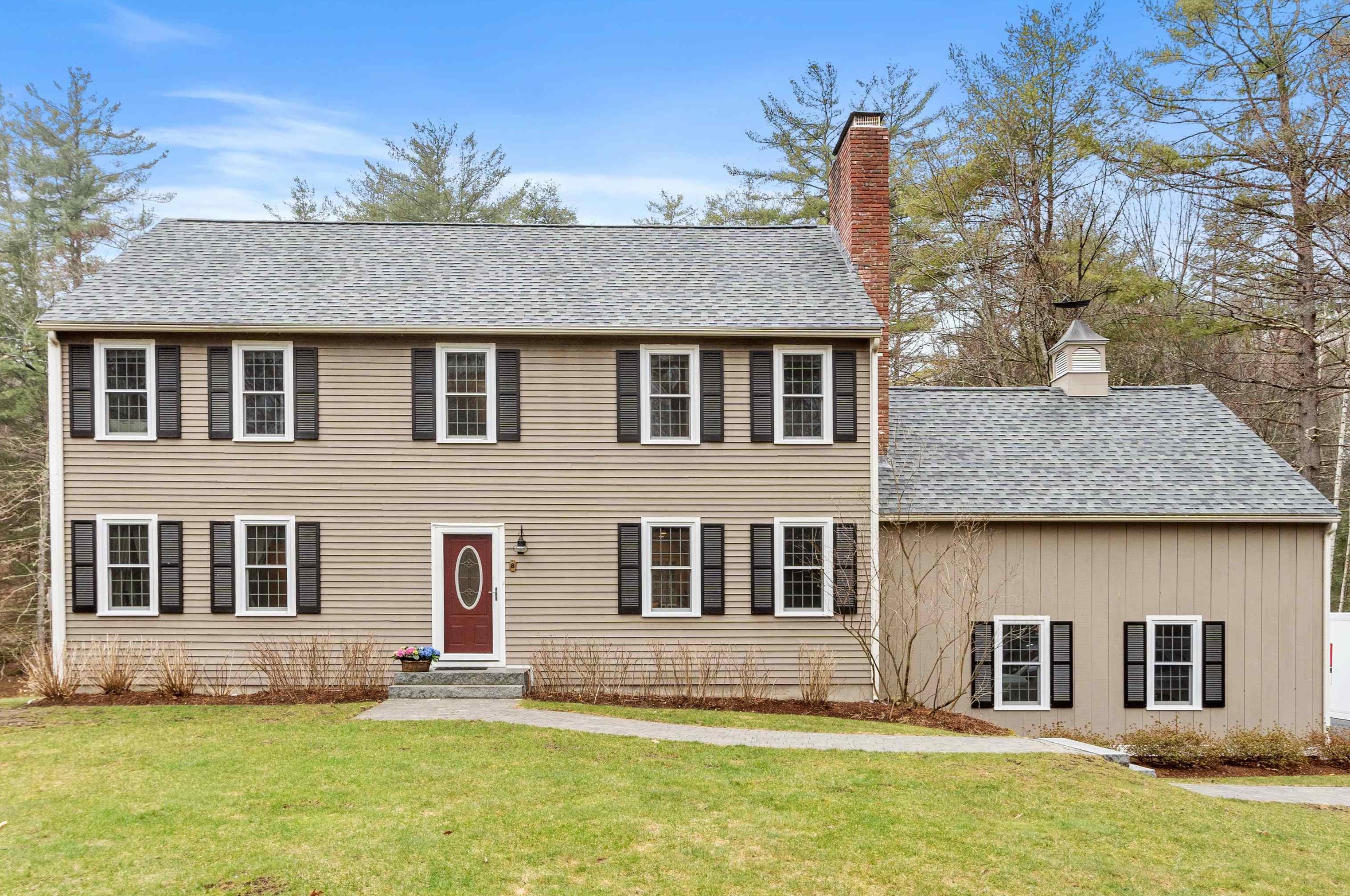 8 Steeple Ln, Amherst, NH 03031