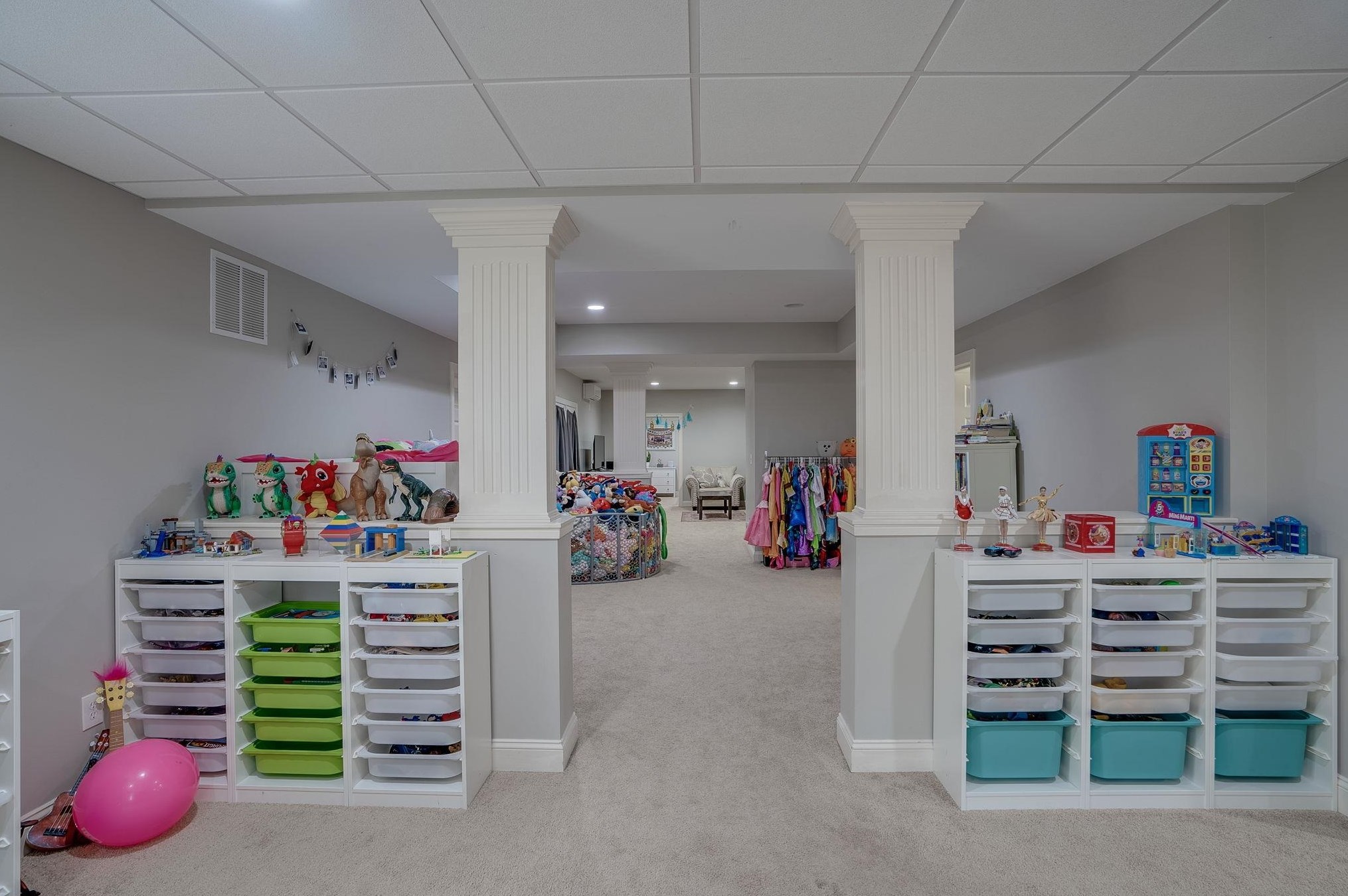 78 Rolling Woods Dr, Manchester NH  03110-4540 exterior