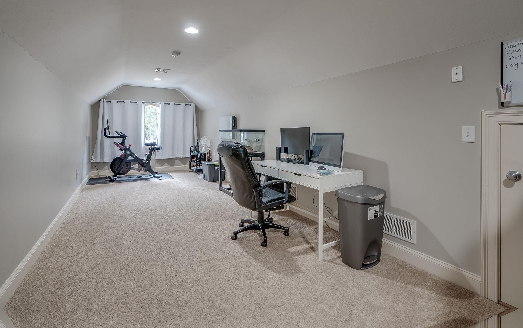 78 Rolling Woods Dr, Manchester NH  03110-4540 exterior
