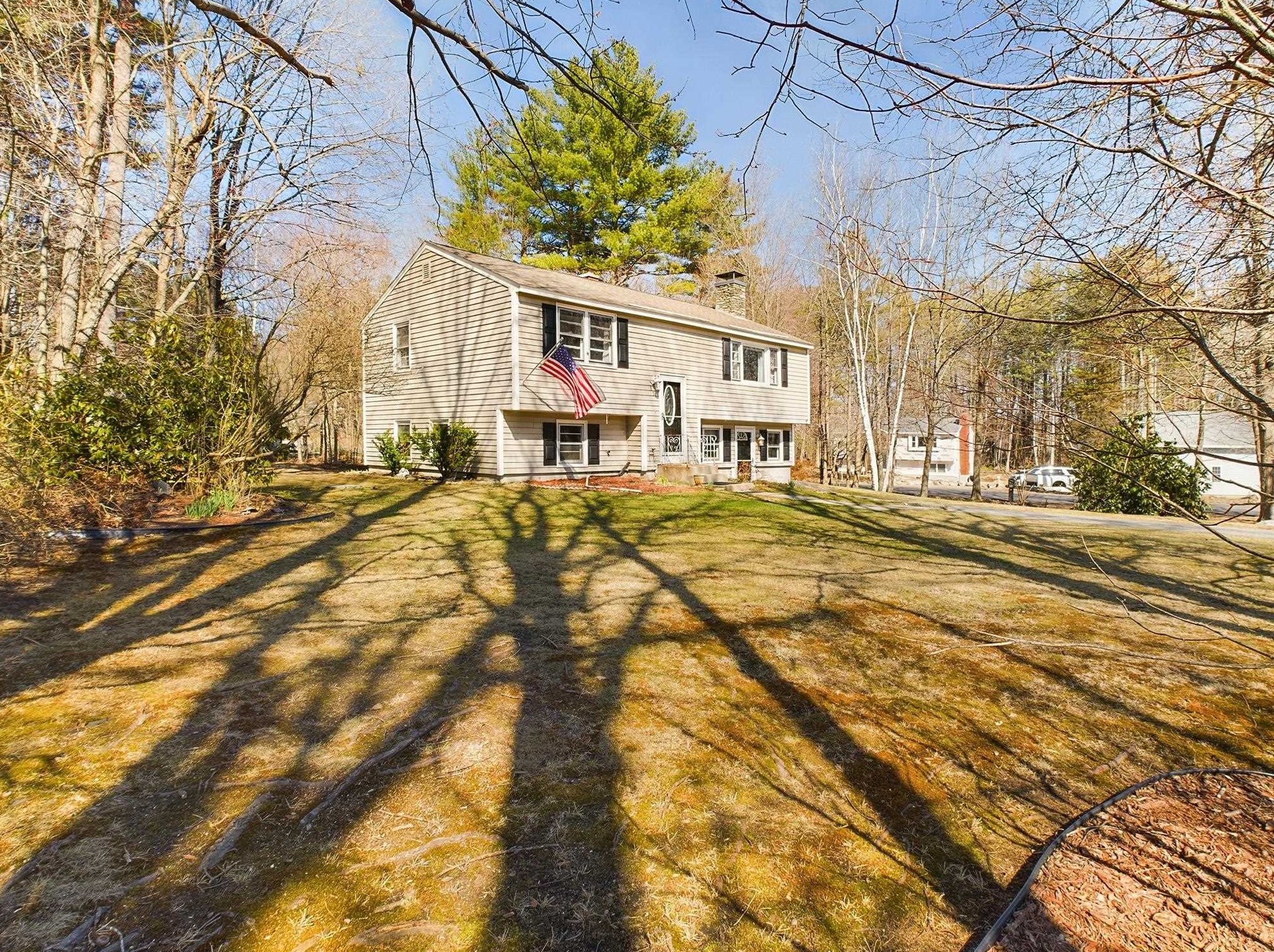 11 Old Auburn Rd, Derry, NH 03038