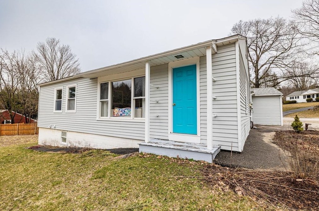 15 Indian Ridge Rd, Hopkinton, NH 03229
