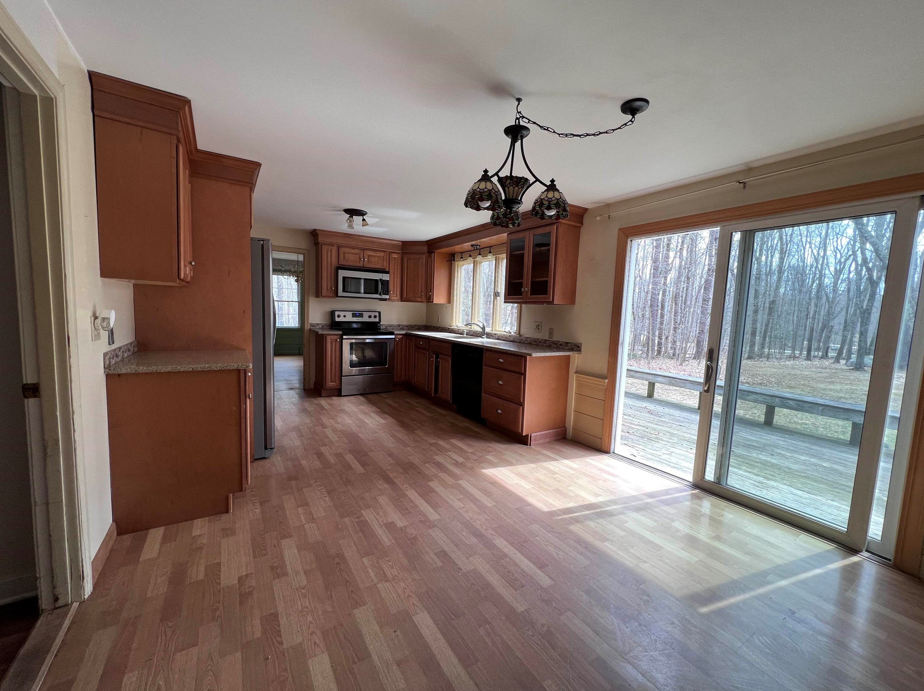23 Shore Rd, Kingston, NH 03848