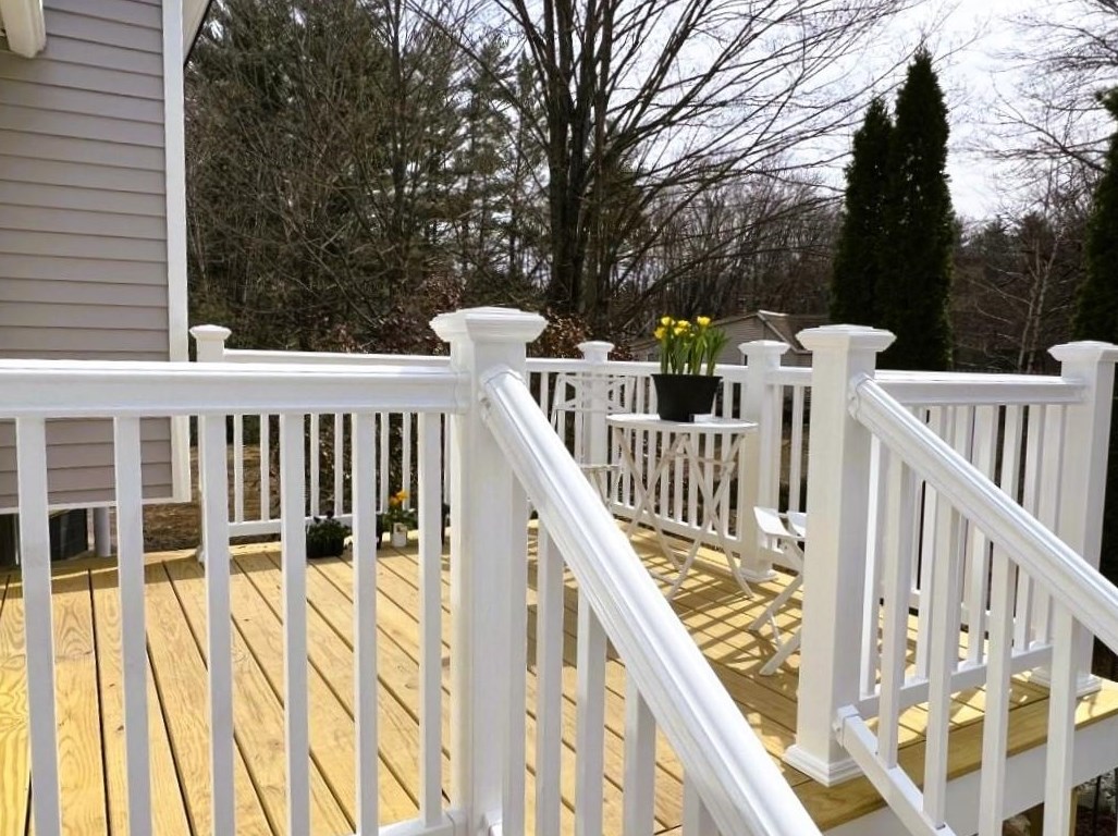 709 Clough Mill Rd, Allenstown, NH 03275