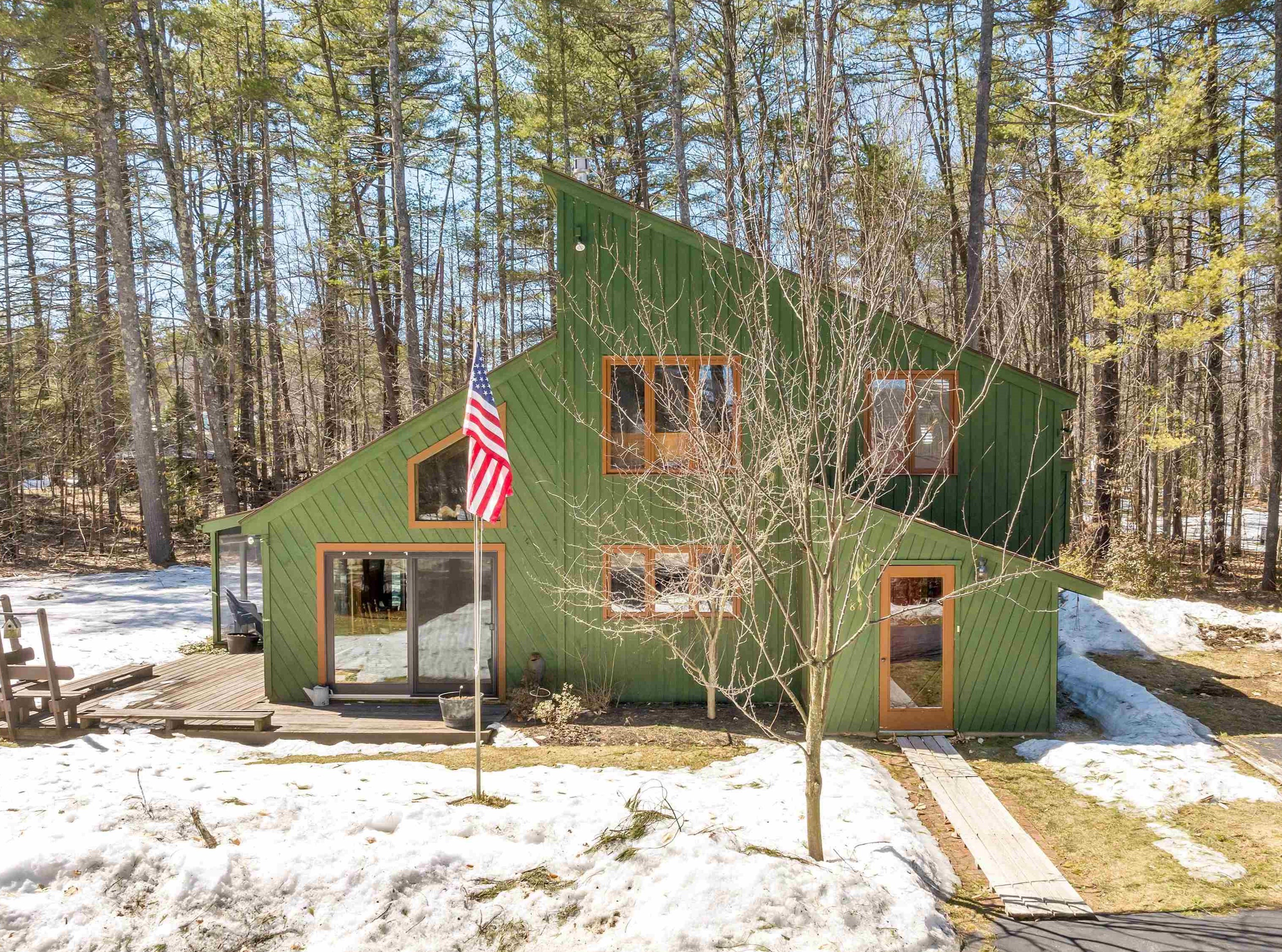 84 Westwind Dr, Hales Location, NH 03860